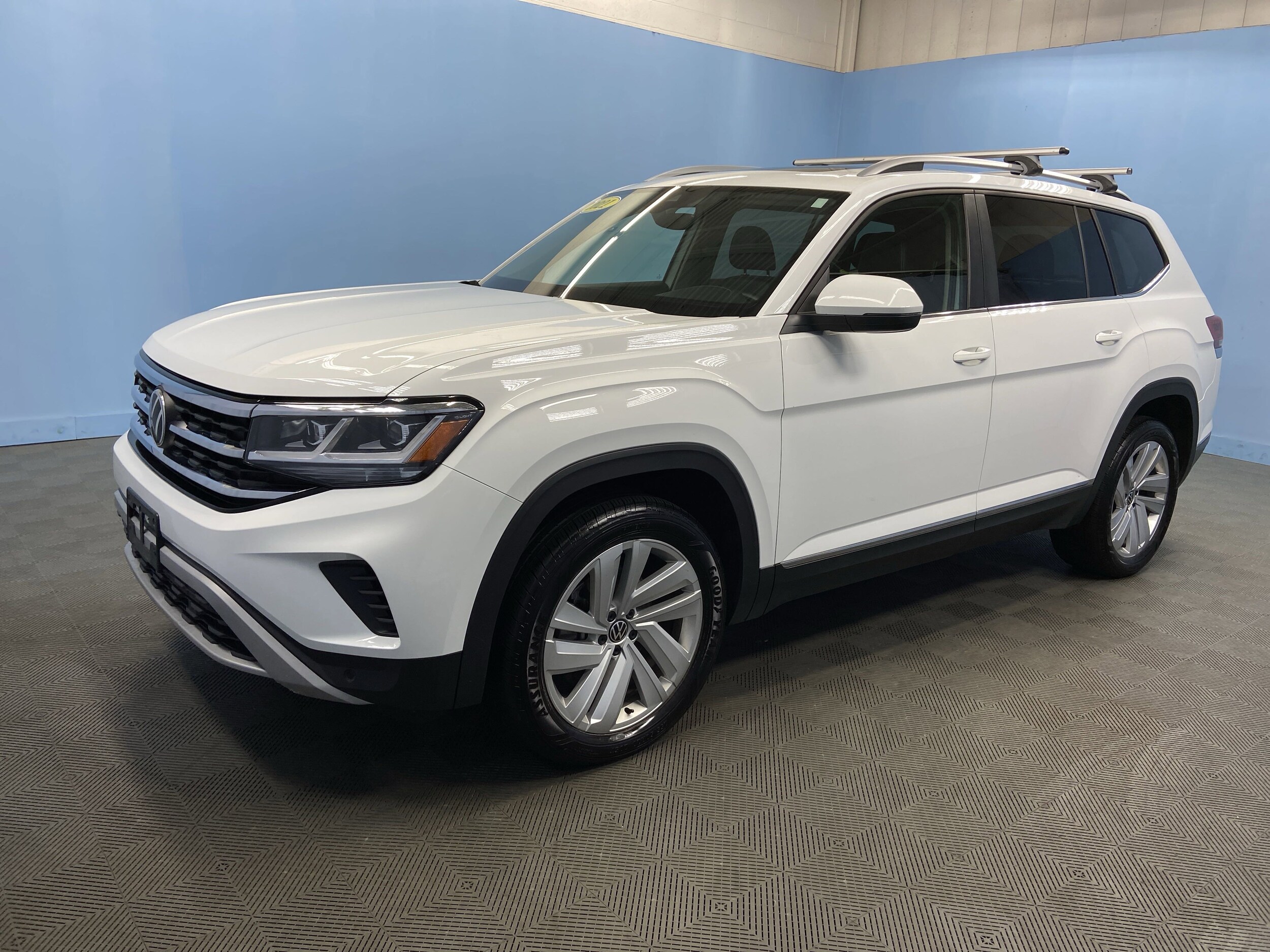 2021 Volkswagen Atlas SEL photo 2