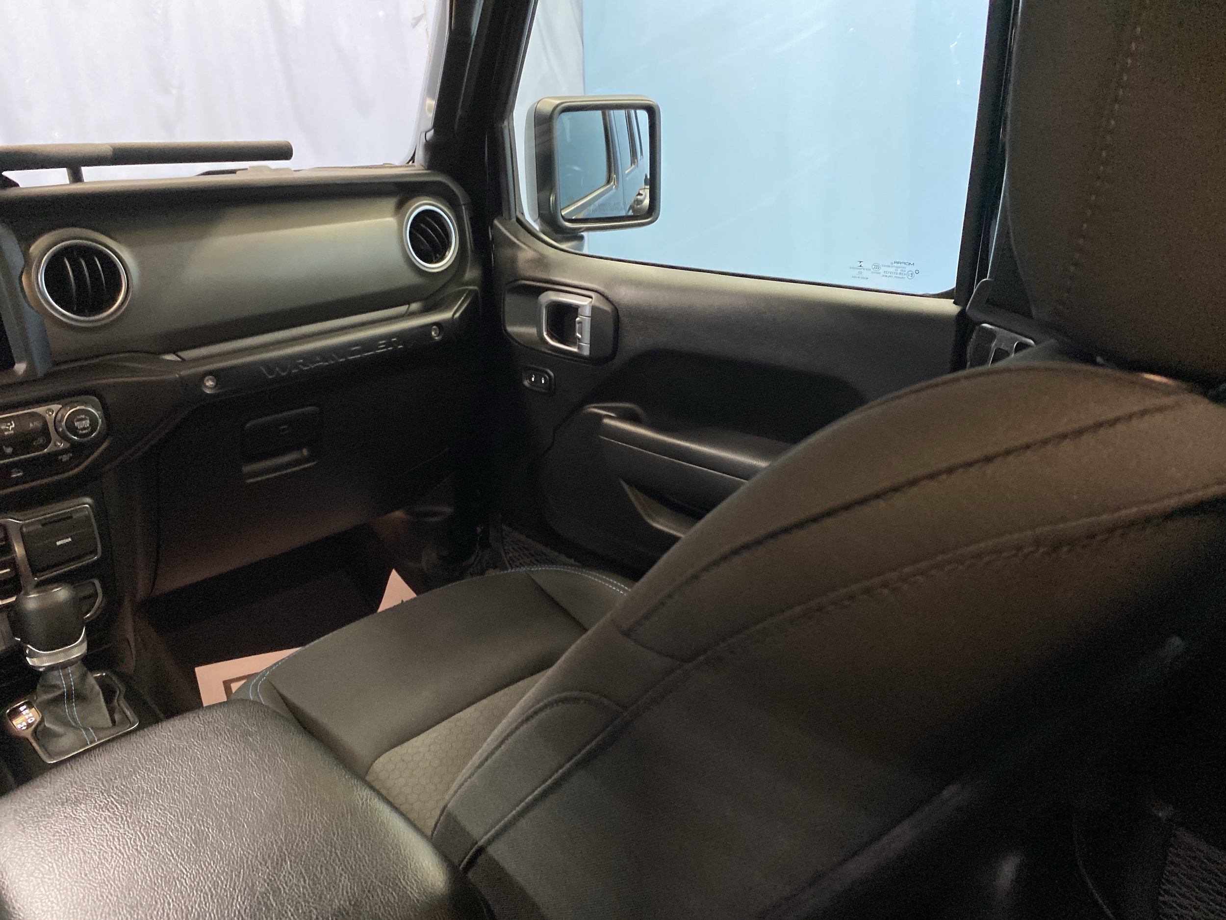 2022 Jeep Wrangler Unlimited Rubicon 4XE - Photo 28