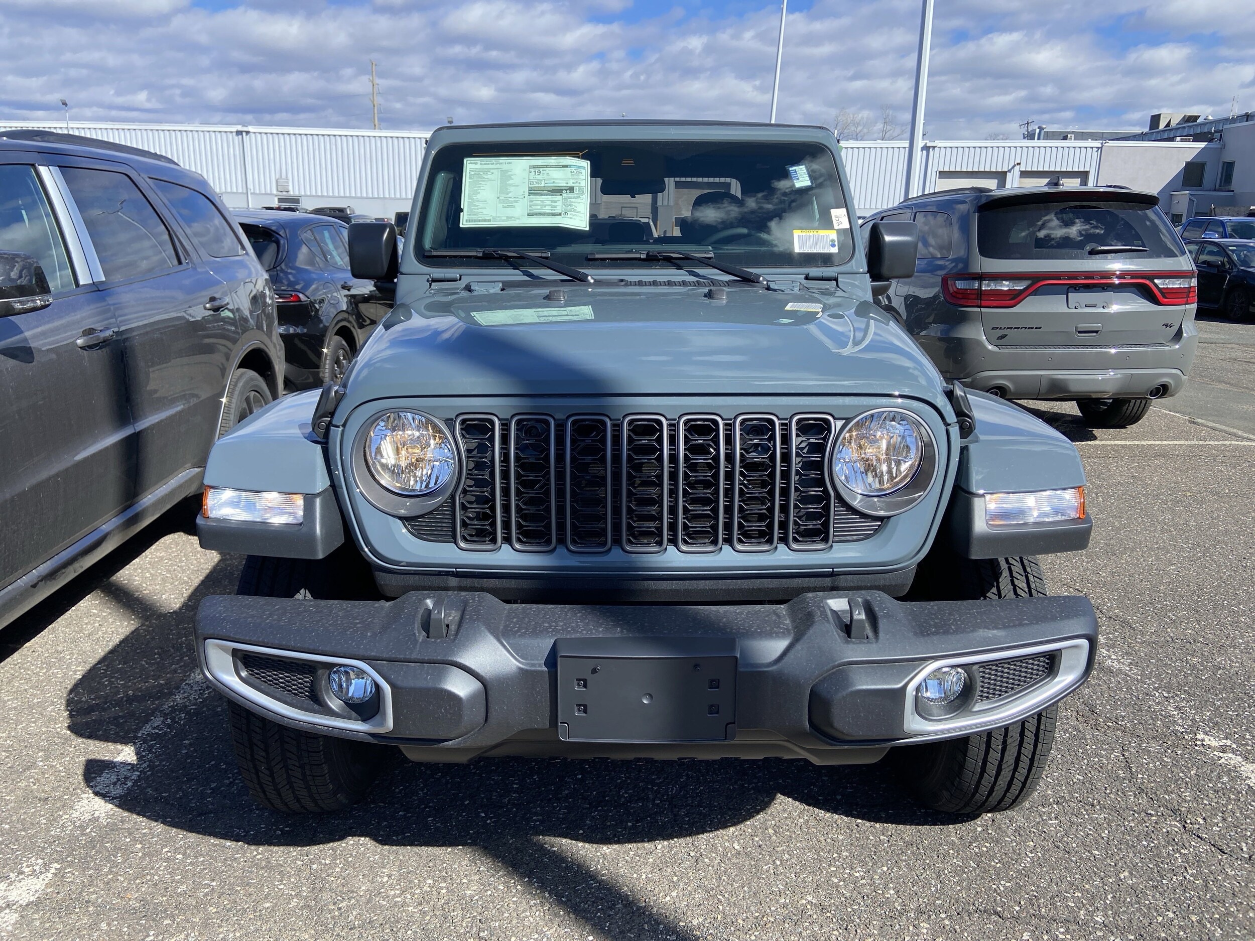 2025 Jeep Gladiator Sport S photo 2