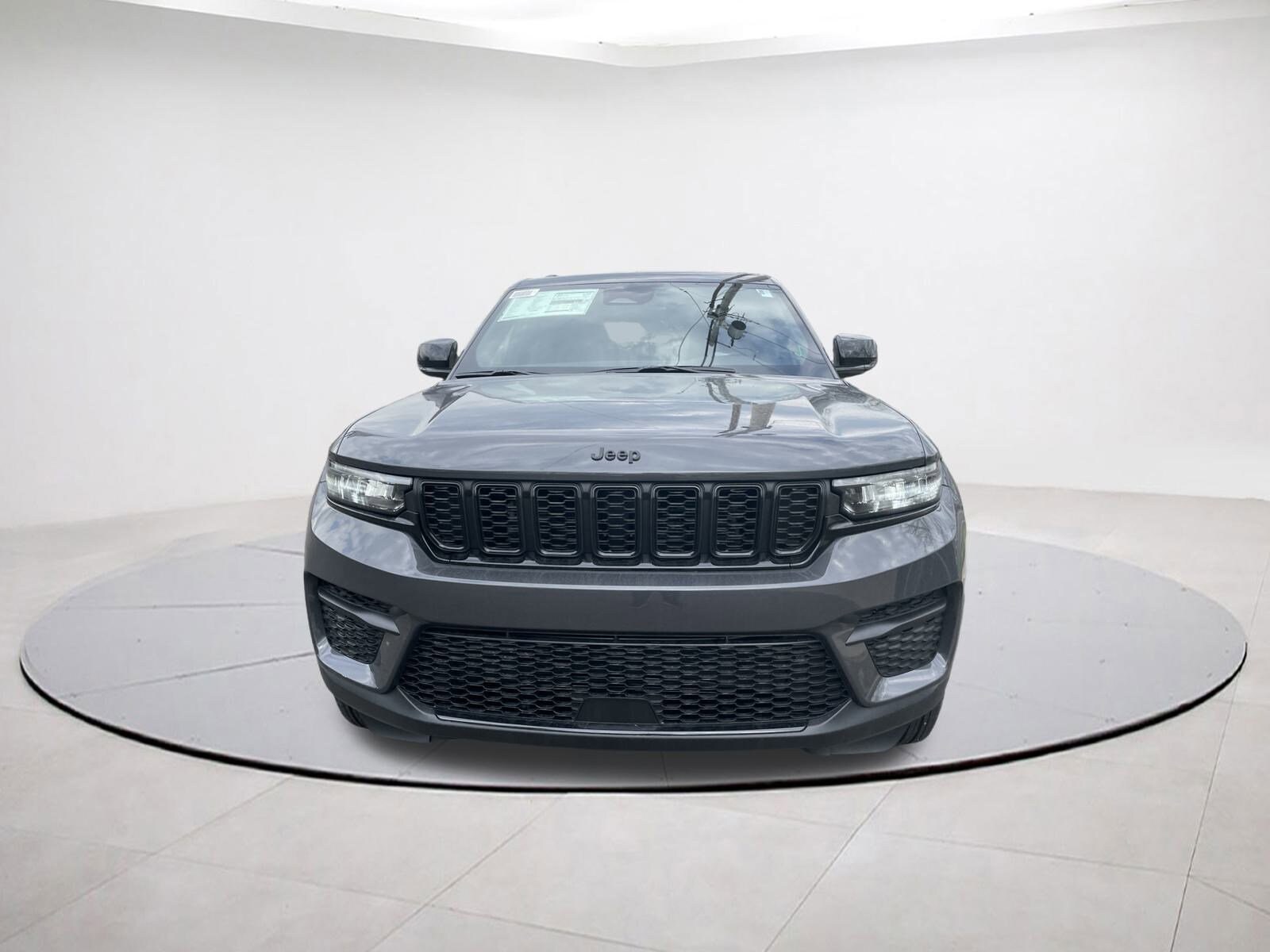 2025 Jeep Grand Cherokee Altitude X photo 2