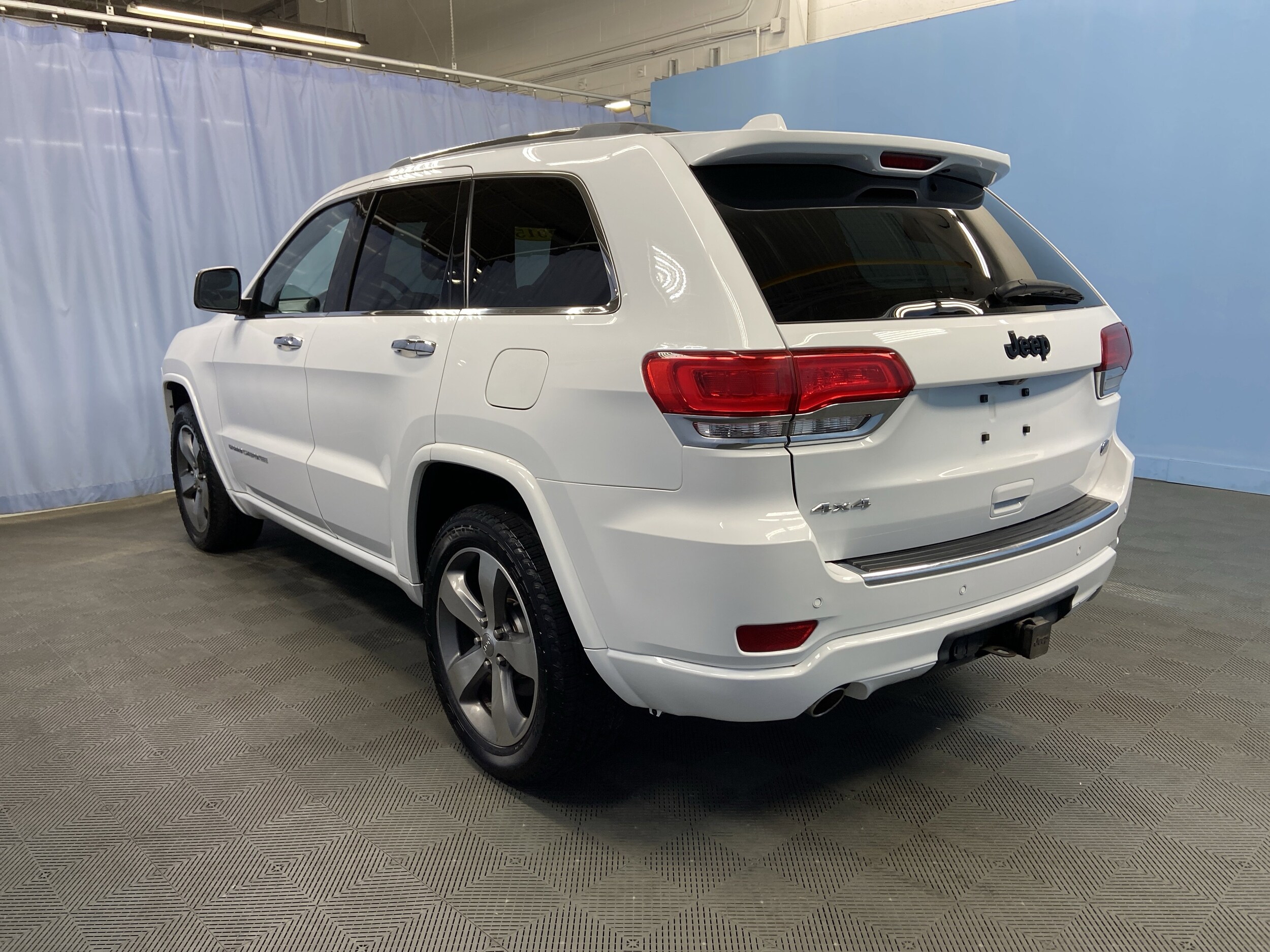 2015 Jeep Grand Cherokee Overland photo 4
