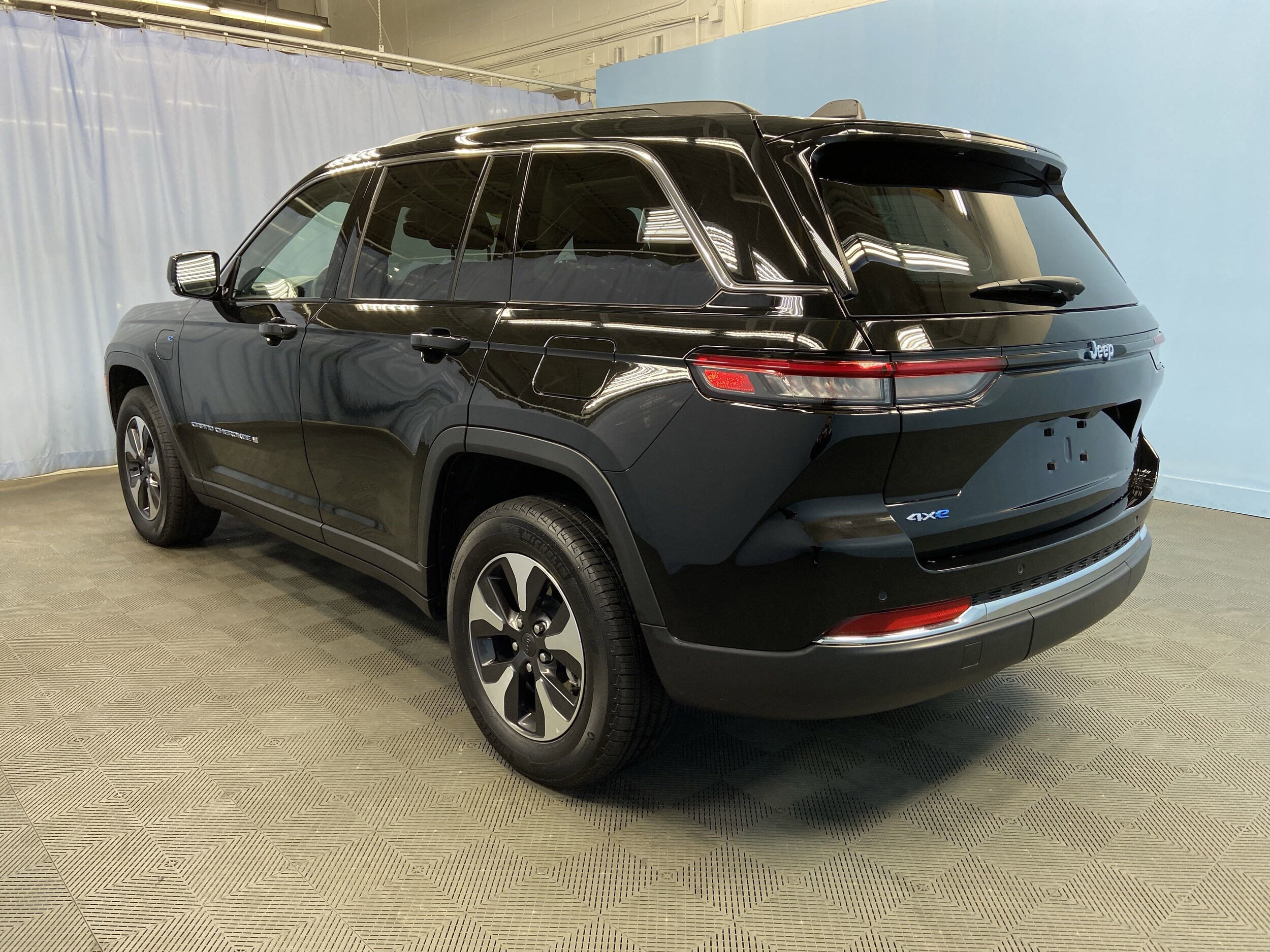 2024 Jeep Cherokee Limited 4xe photo 3