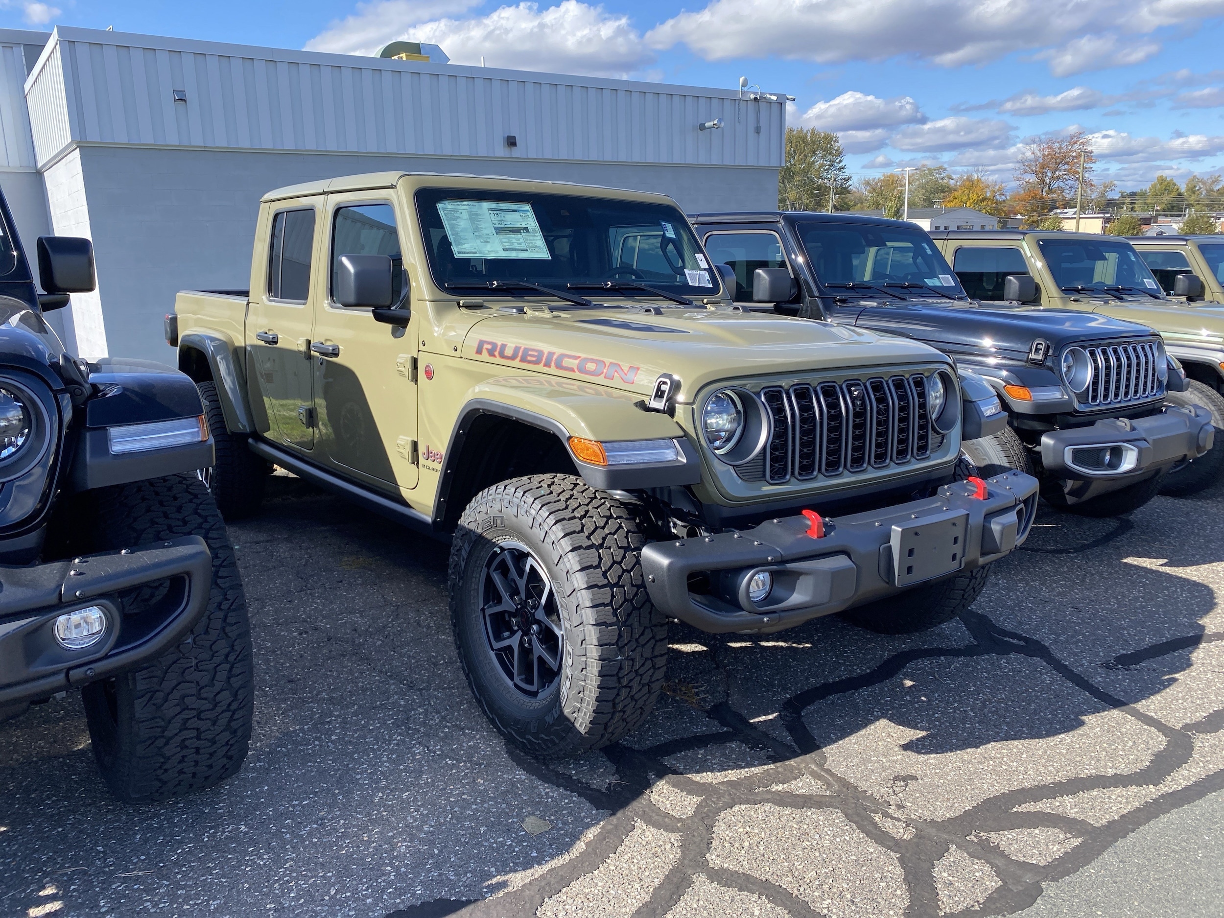 2025 Jeep Gladiator Pickup 