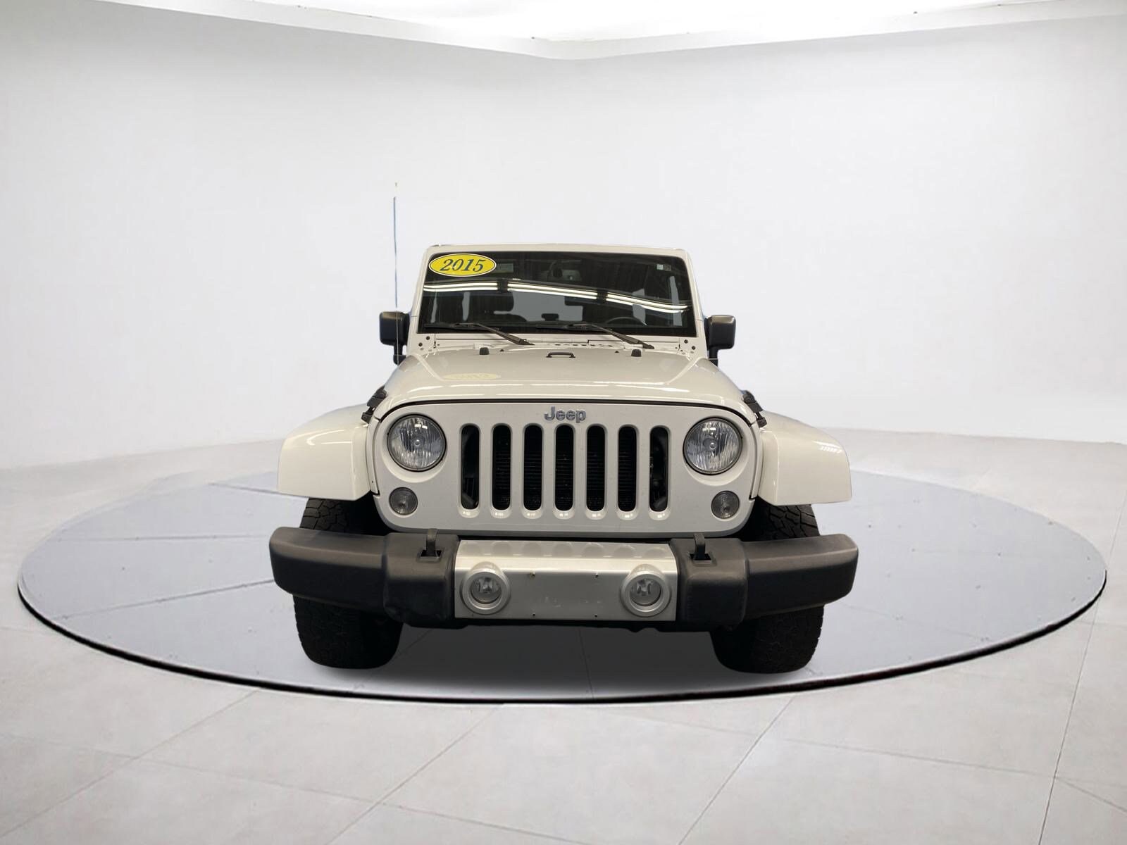 2015 Jeep Wrangler Unlimited Sahara photo 2