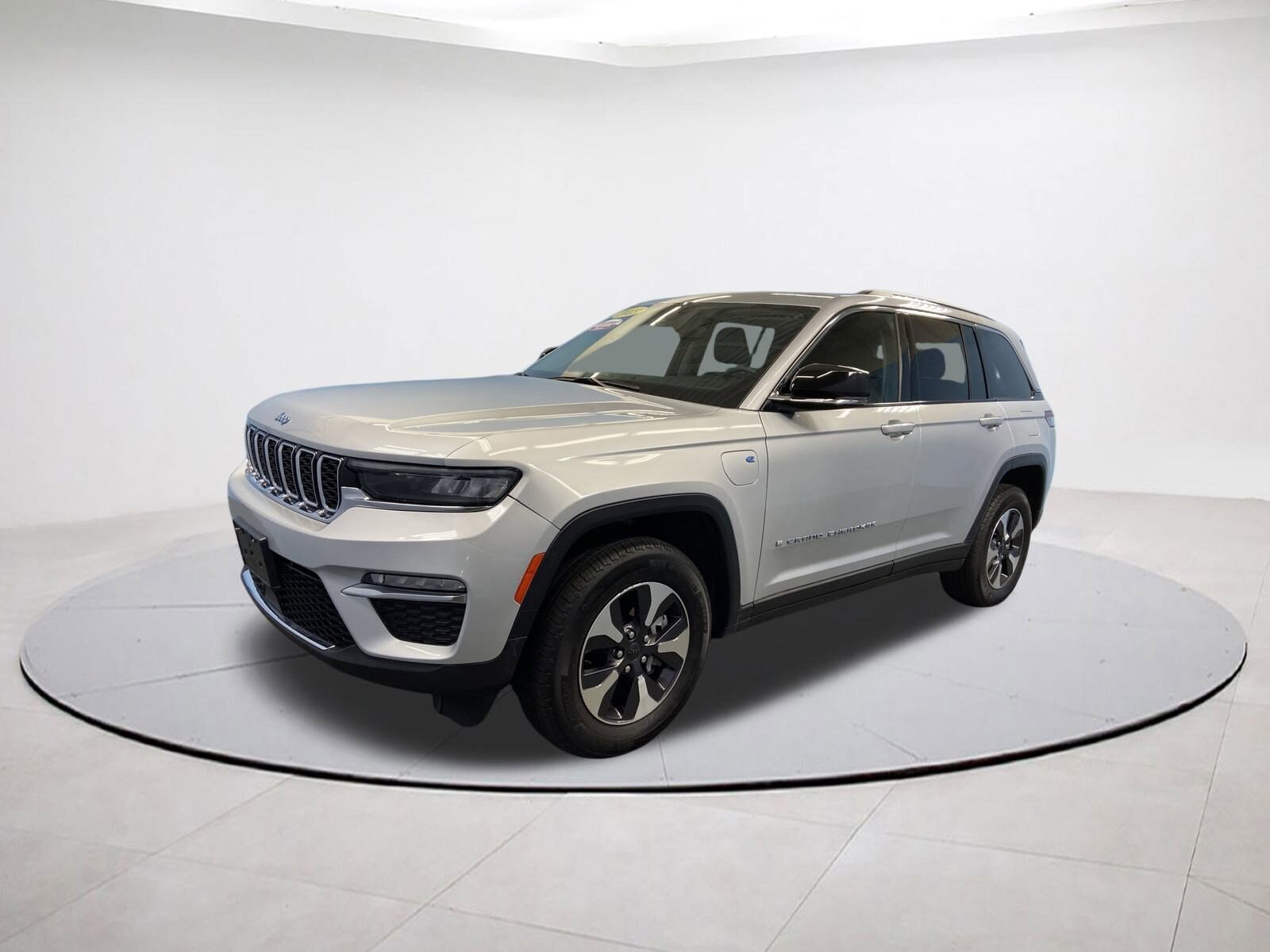 2023 Jeep Cherokee 4xe photo 3