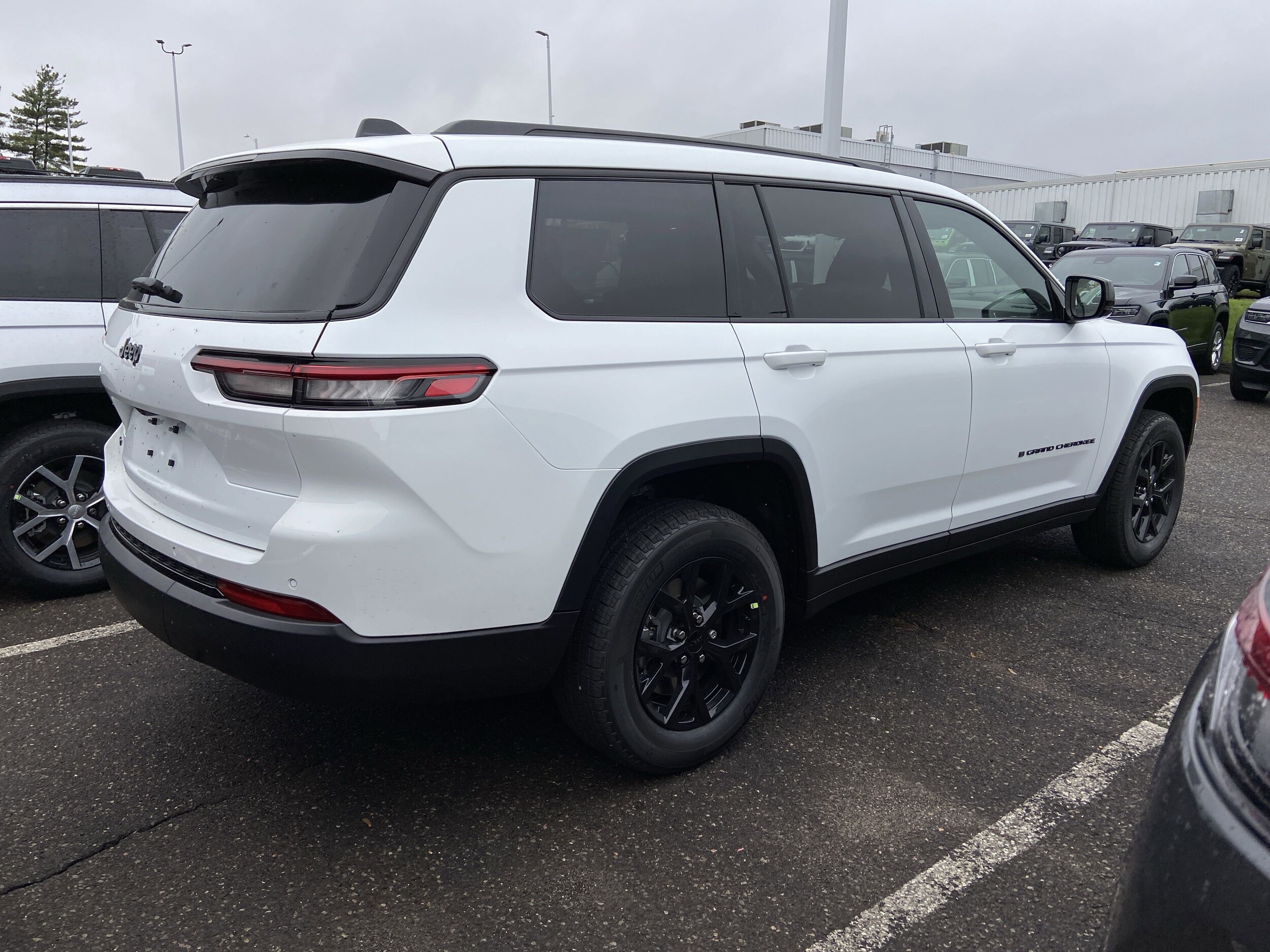 2025 Jeep Grand Cherokee Altitude X photo 4