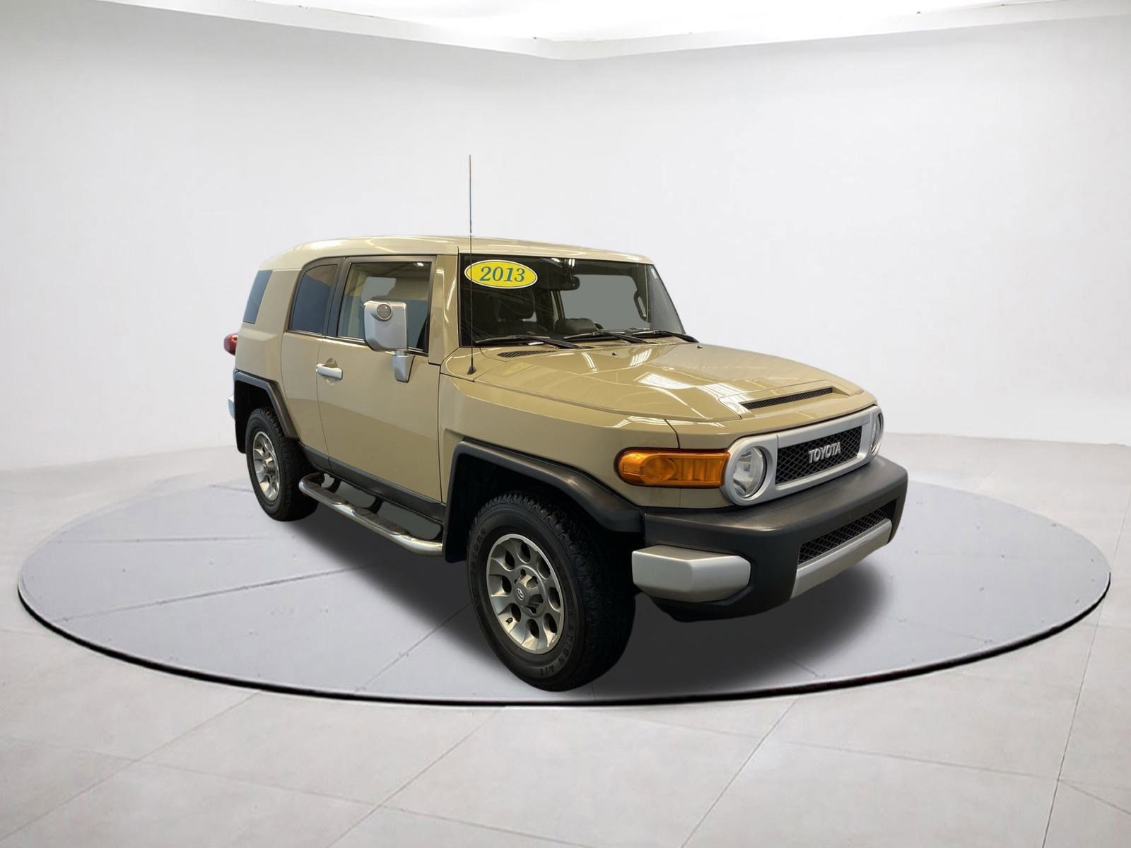 2013 Toyota FJ Cruiser Base's photo