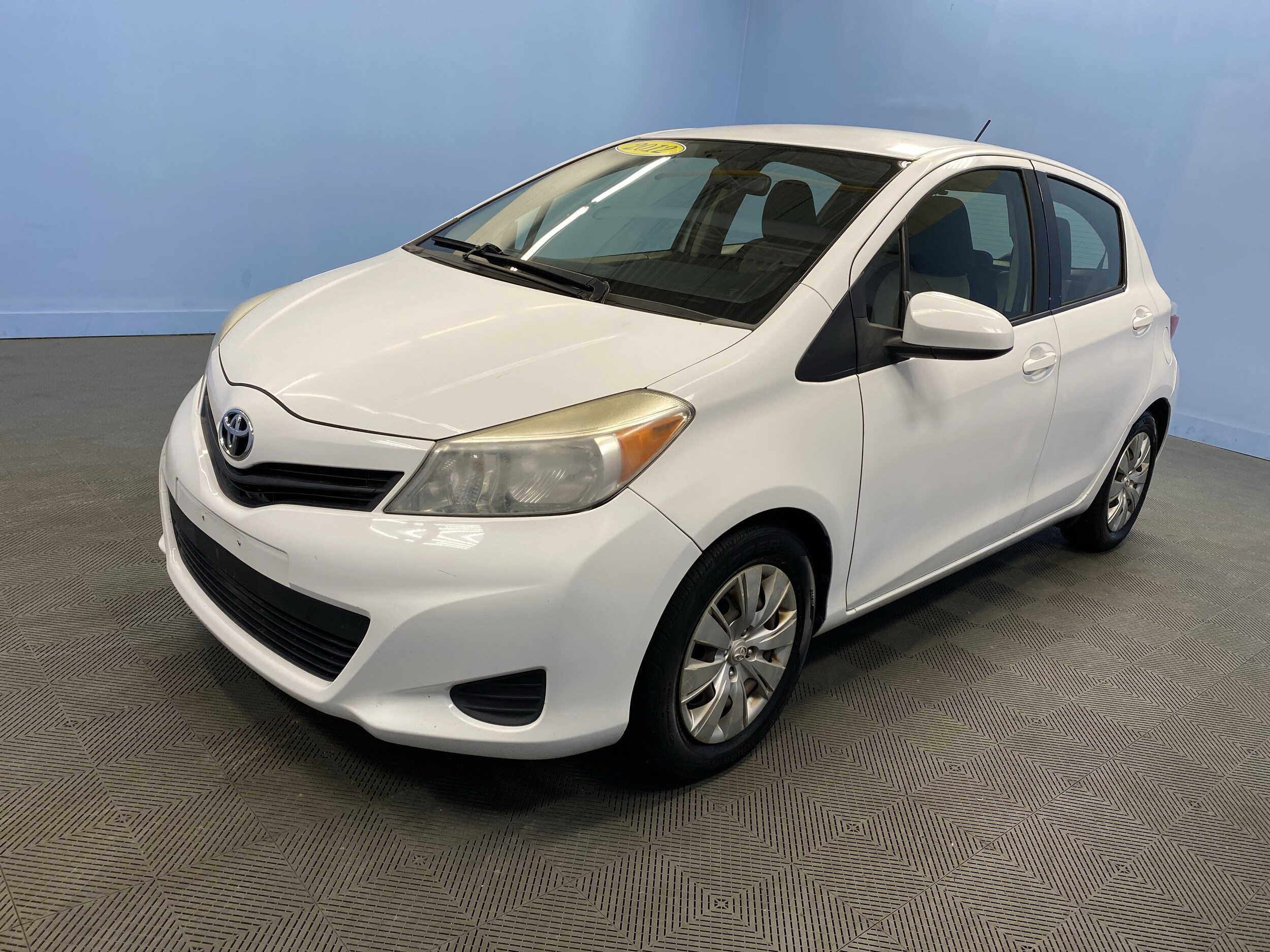 2012 Toyota Yaris photo 3