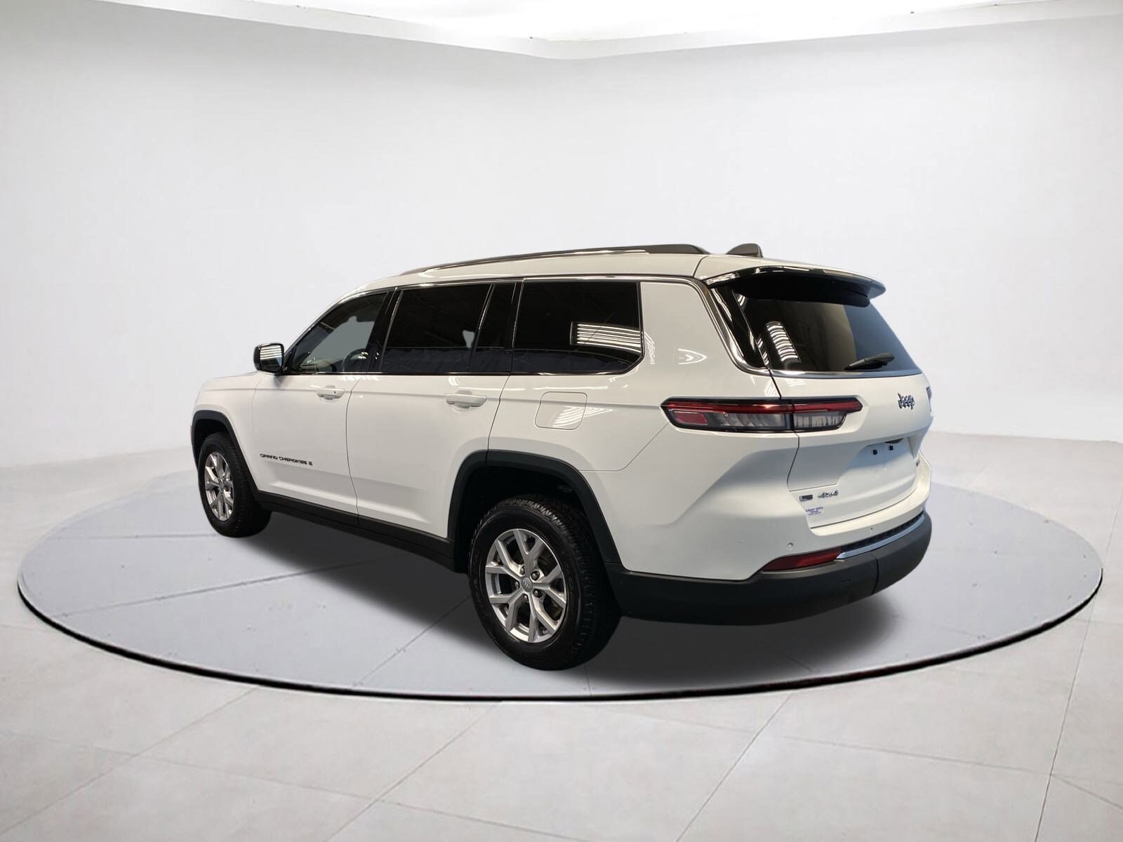 2021 Jeep Grand Cherokee Limited photo 2
