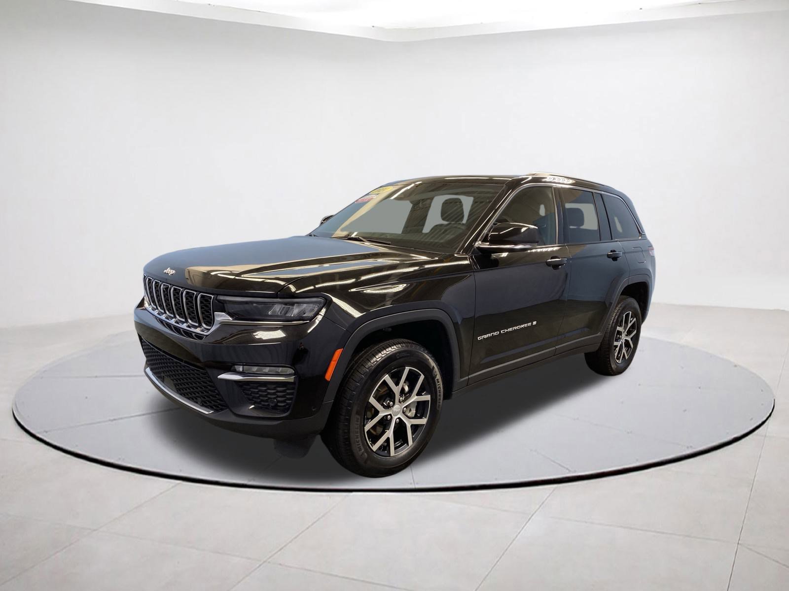 2024 Jeep Grand Cherokee Limited photo 3