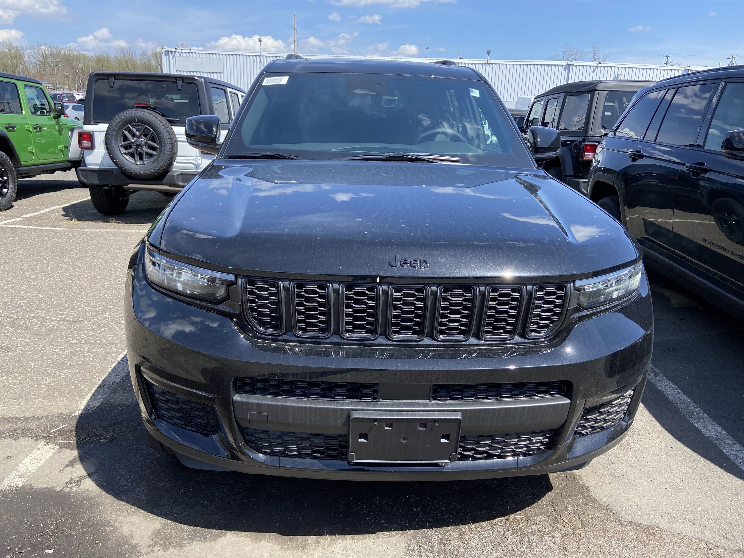 2025 Jeep Grand Cherokee Limited photo 2