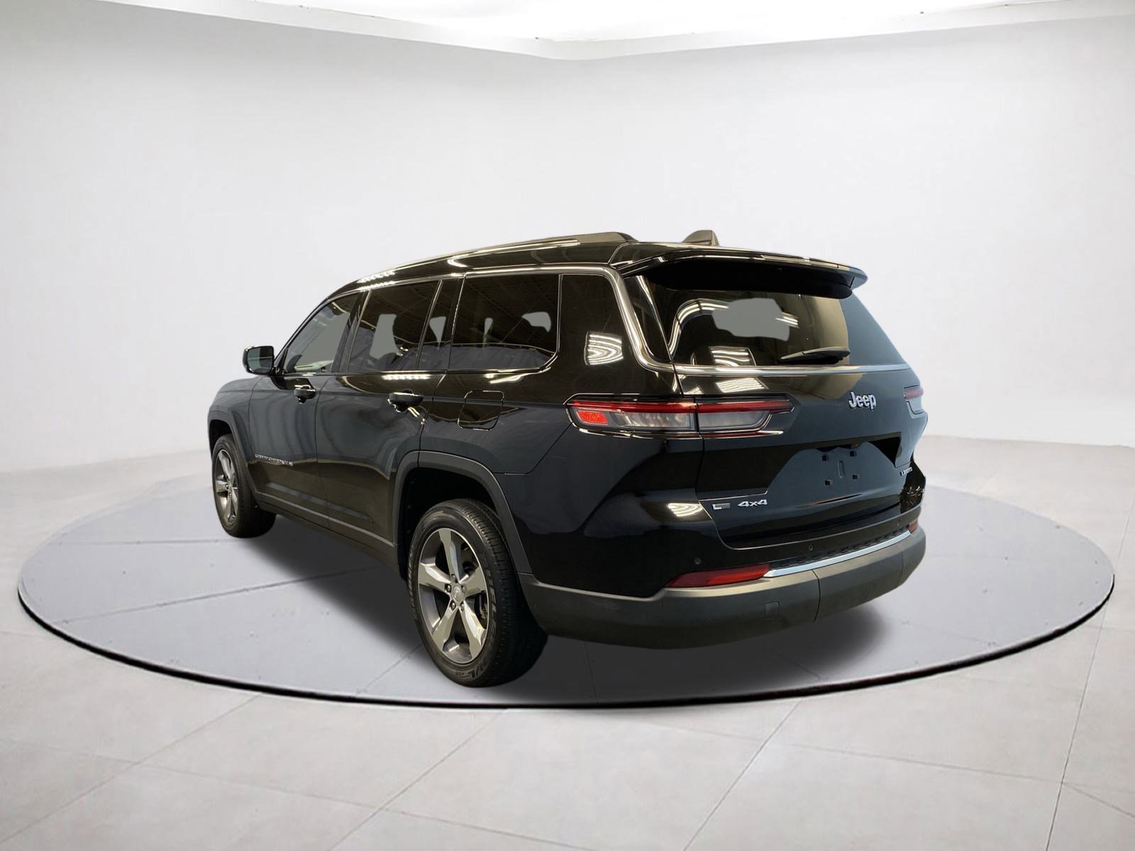2021 Jeep Grand Cherokee Limited photo 2