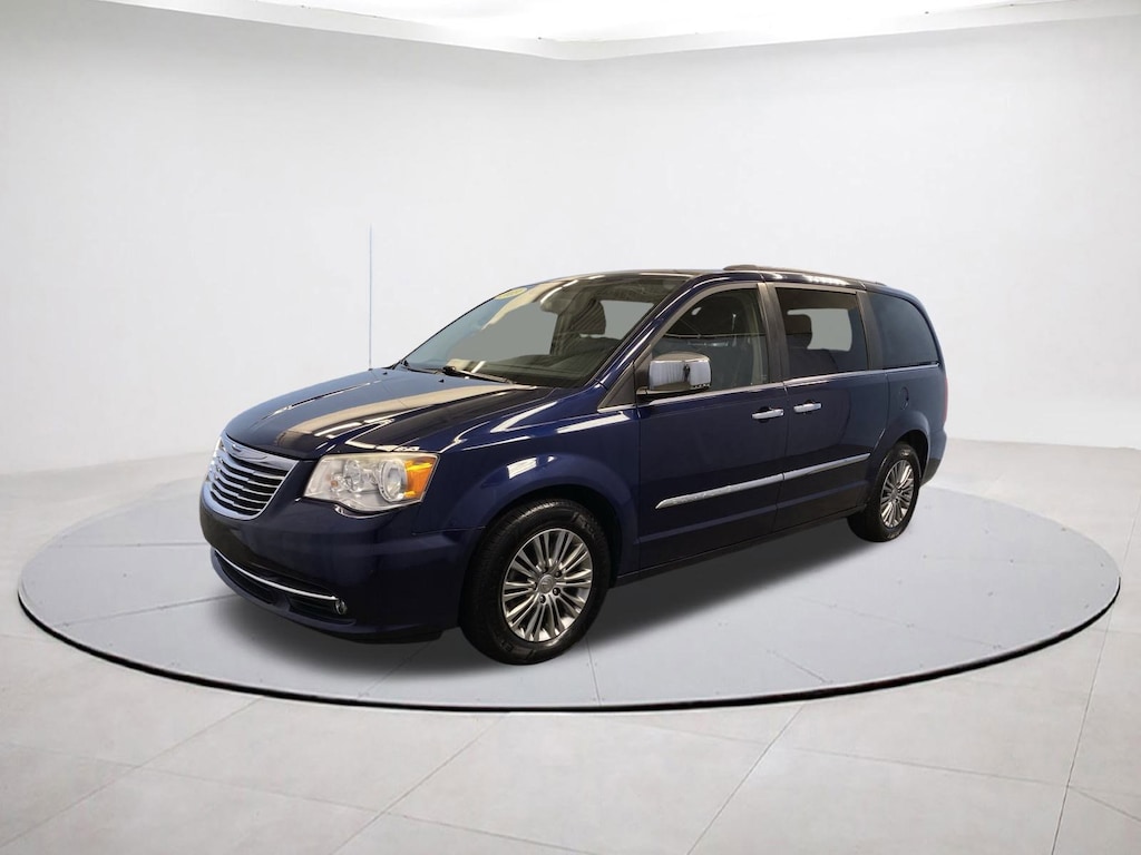 Used 2013 Chrysler Town & Country Touring-L Wagon
