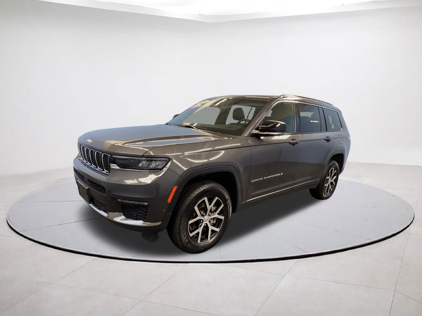 2024 Jeep Grand Cherokee Limited photo 3