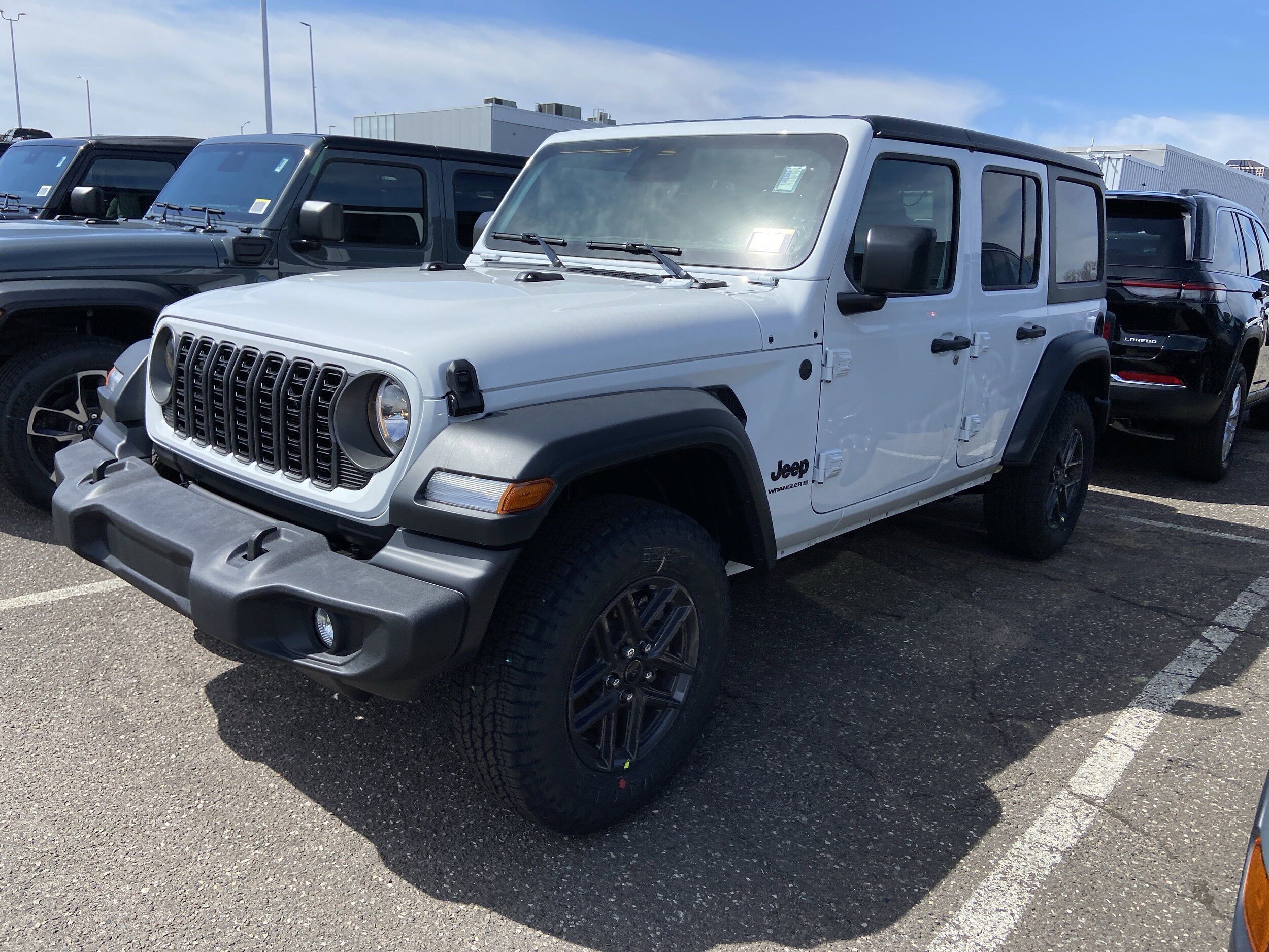 2025 Jeep Wrangler Sport S photo 3