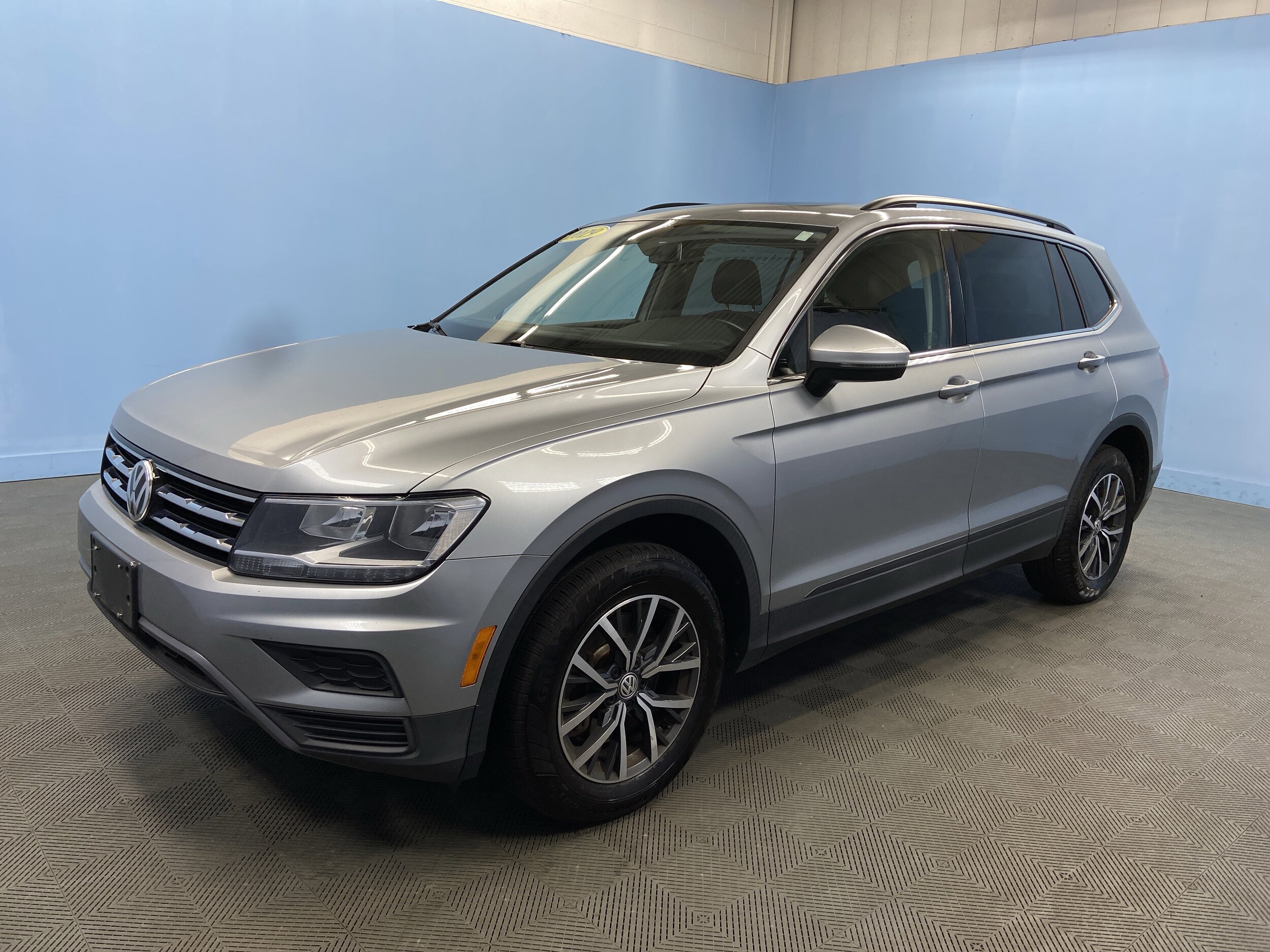 2019 Volkswagen Tiguan SE photo 2