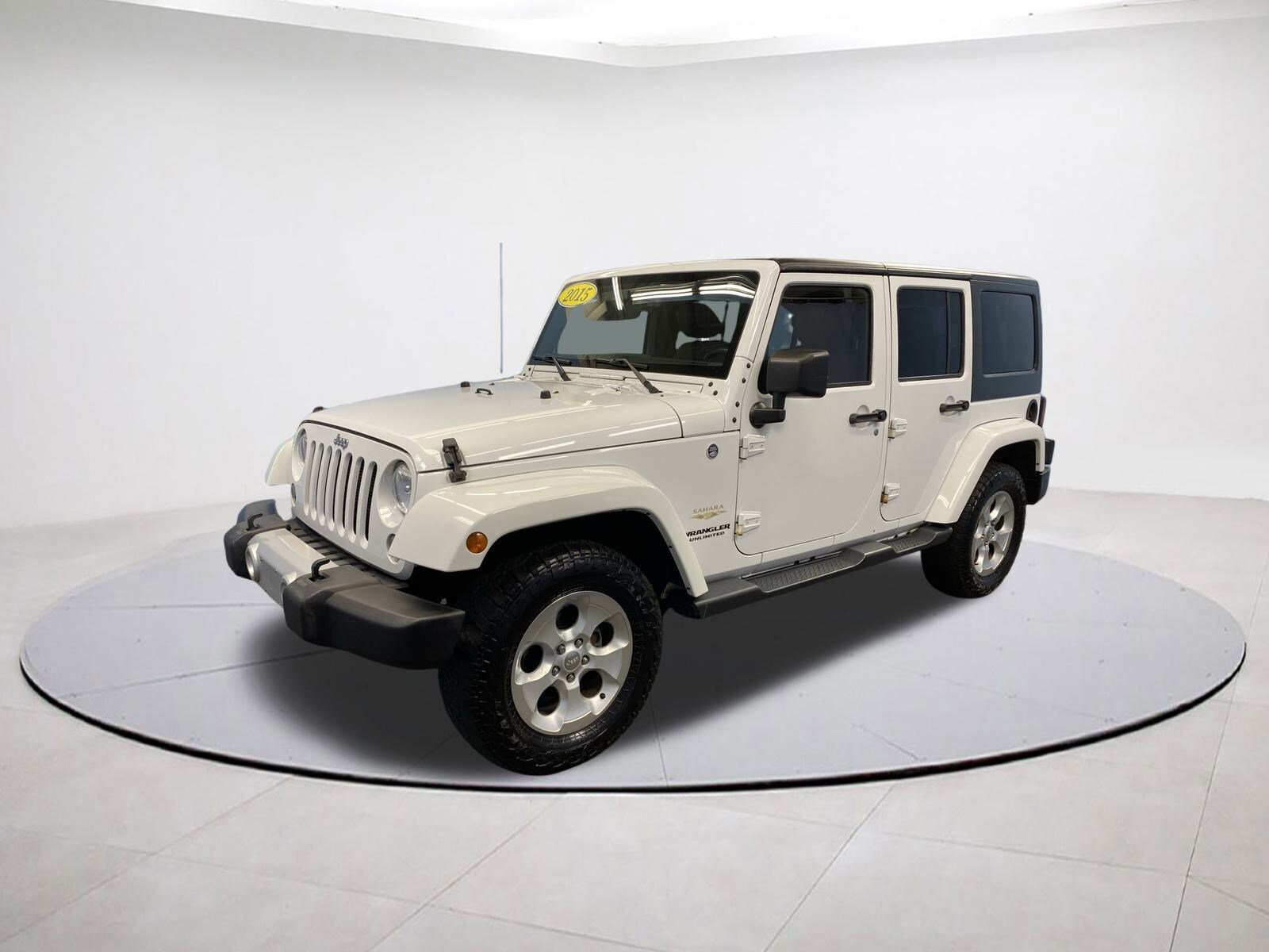 2015 Jeep Wrangler Unlimited Sahara photo 3