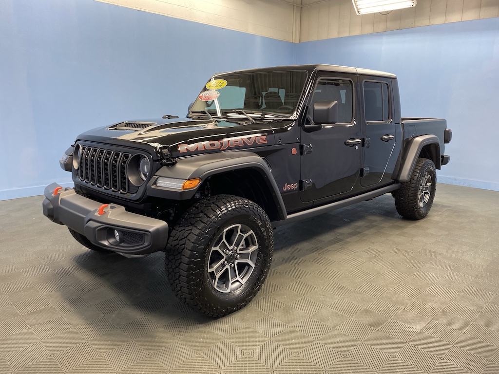 Used 2024 Jeep Gladiator Mojave Mojave 4x4