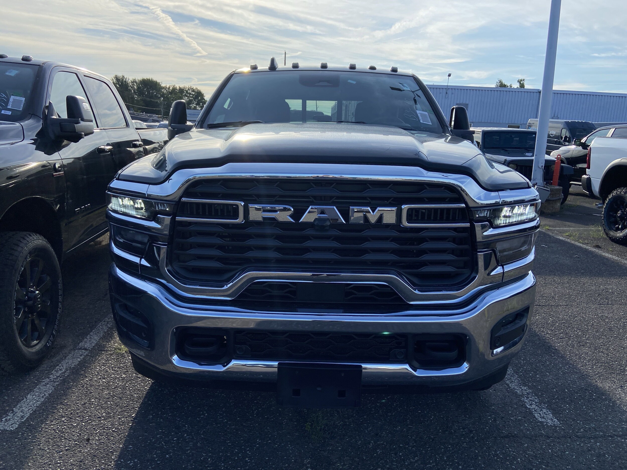 2025 Ram 3500 Tradesman photo 2