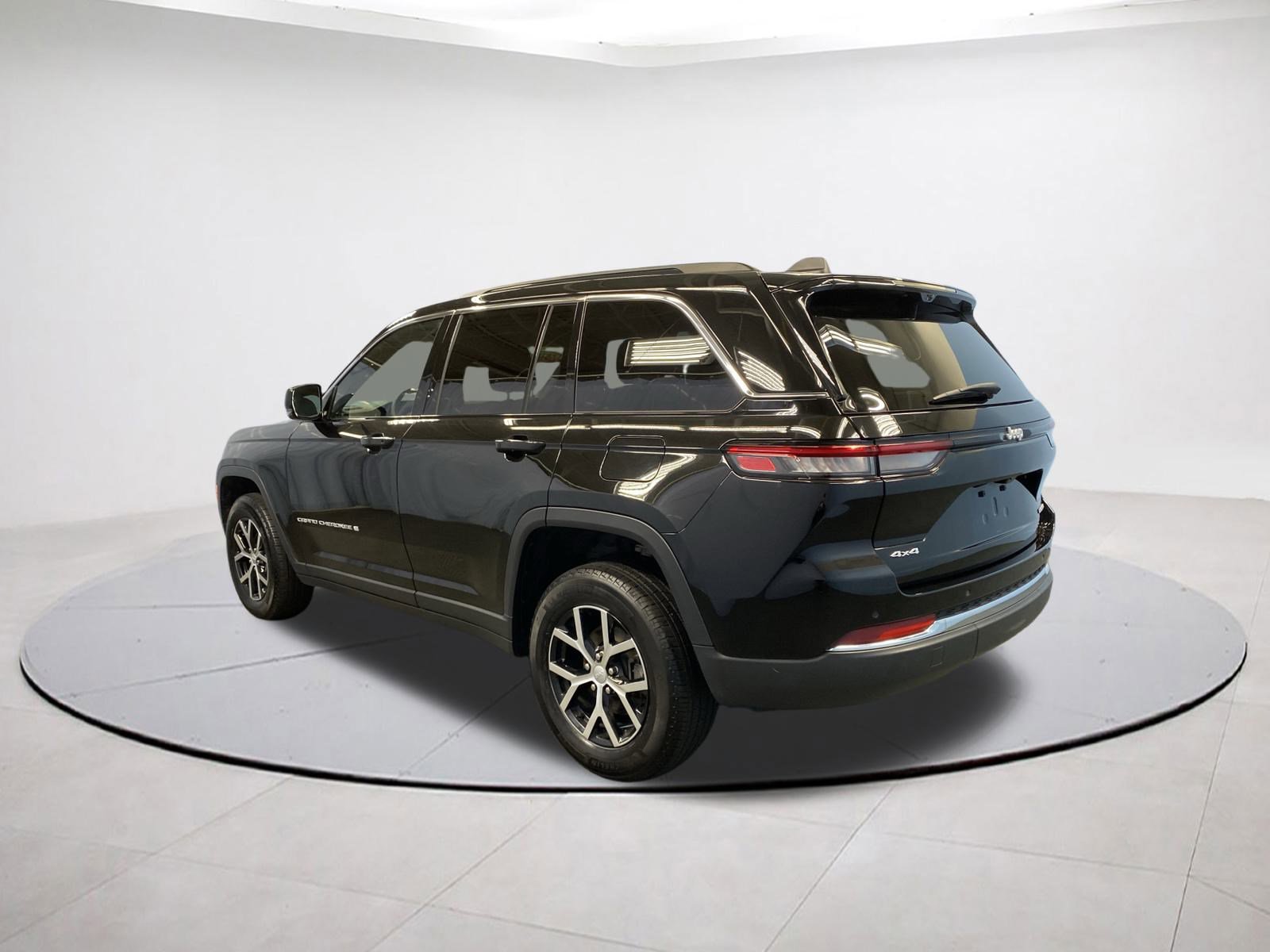 2024 Jeep Grand Cherokee Limited photo 4