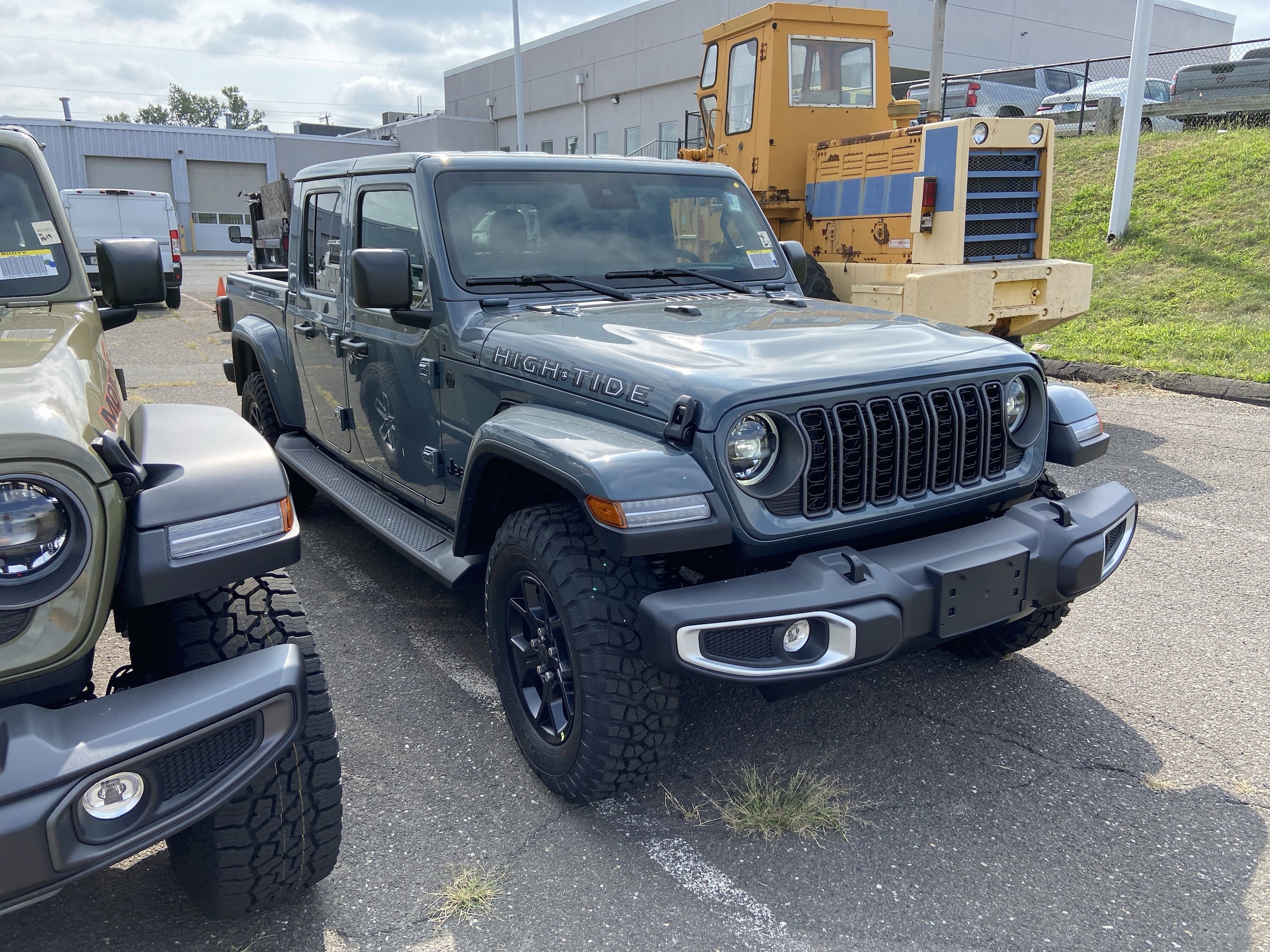2025 Jeep Gladiator Pickup 