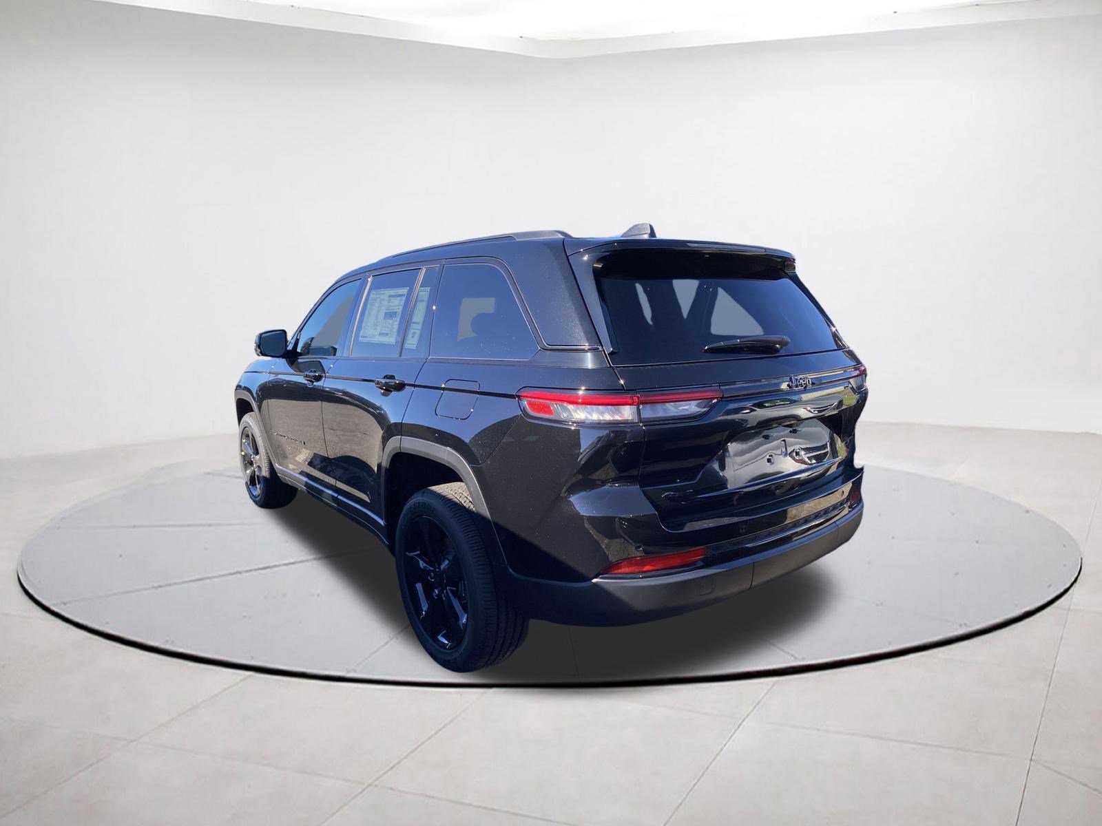 2025 Jeep Grand Cherokee Altitude photo 4