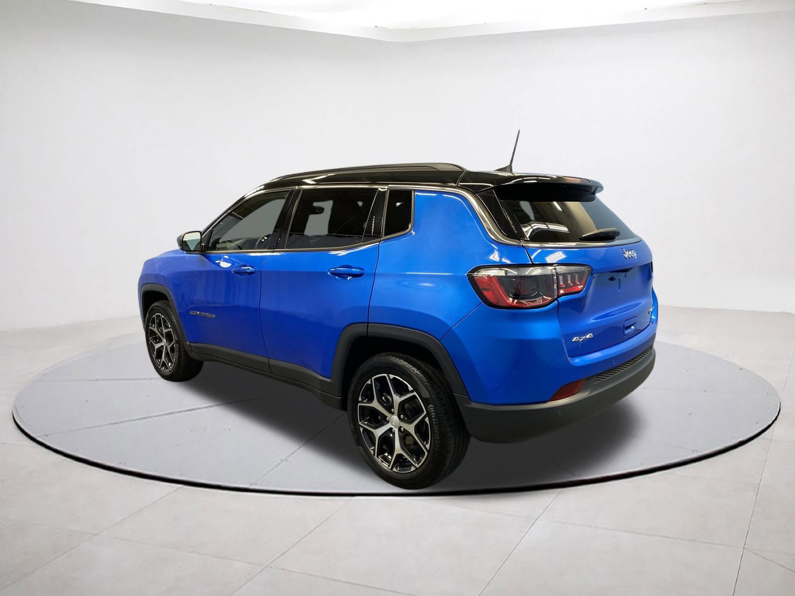 2024 Jeep Compass Limited photo 4