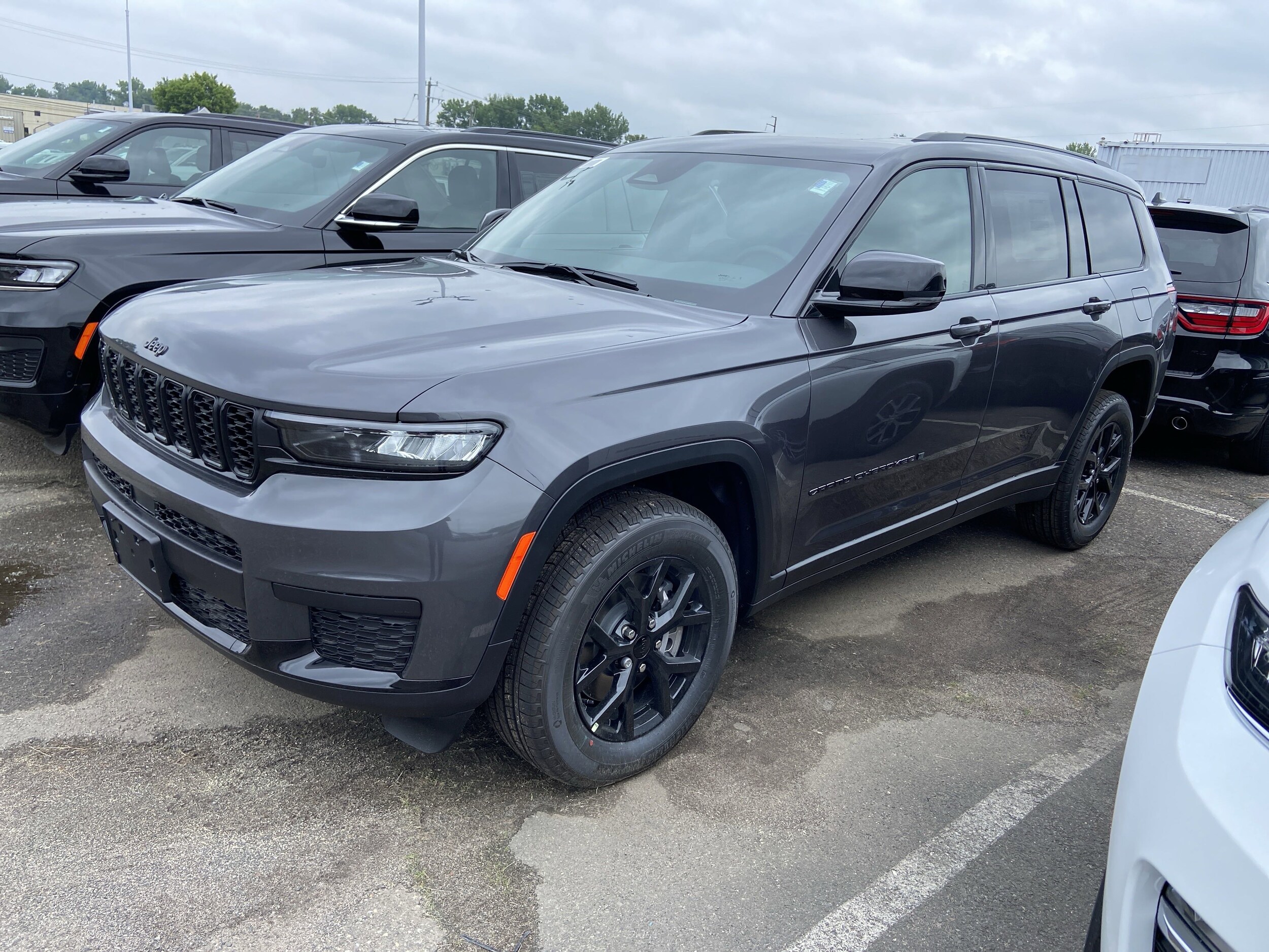 2025 Jeep Grand Cherokee Altitude X photo 3
