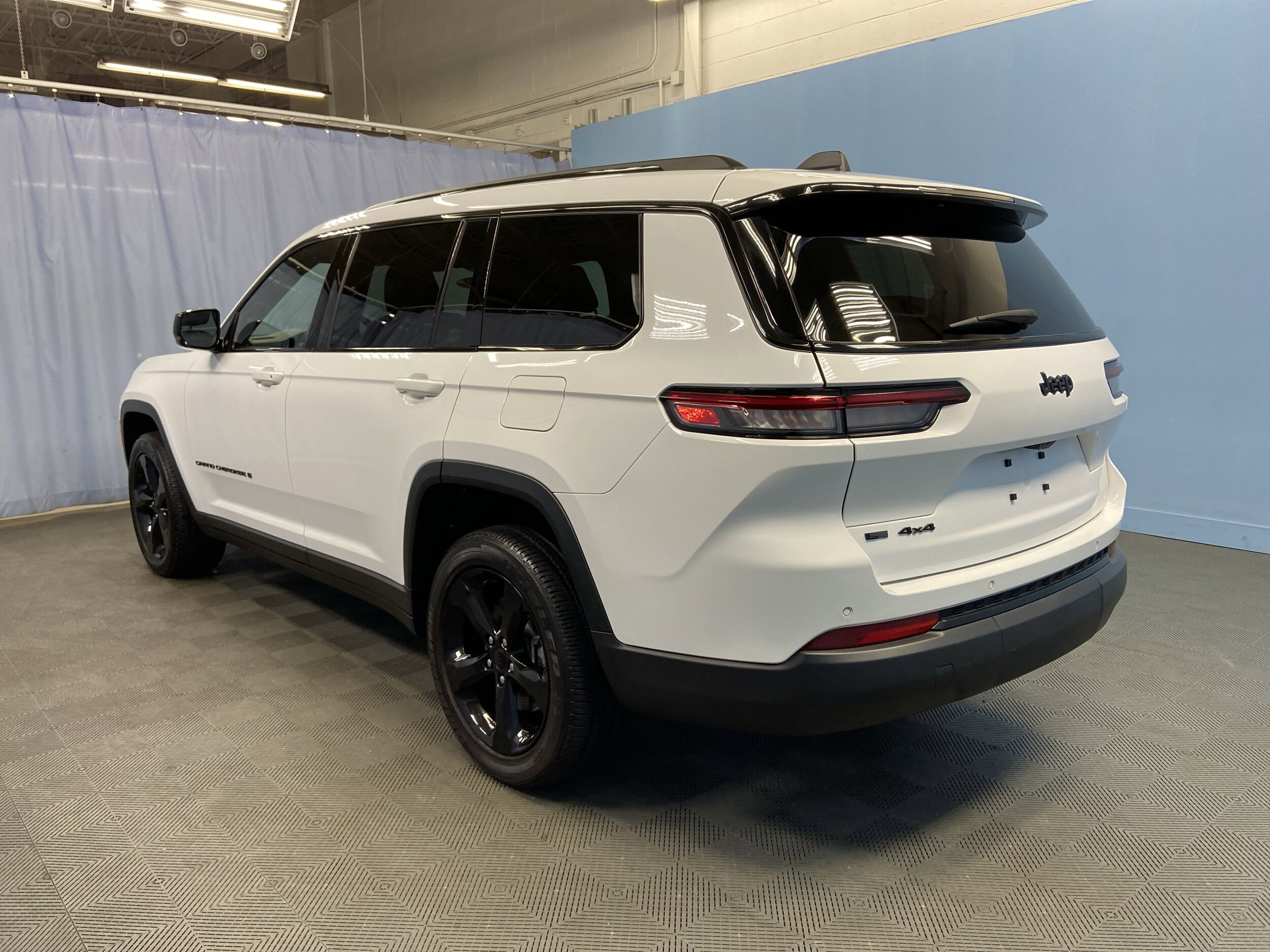 2022 Jeep Grand Cherokee Altitude photo 2