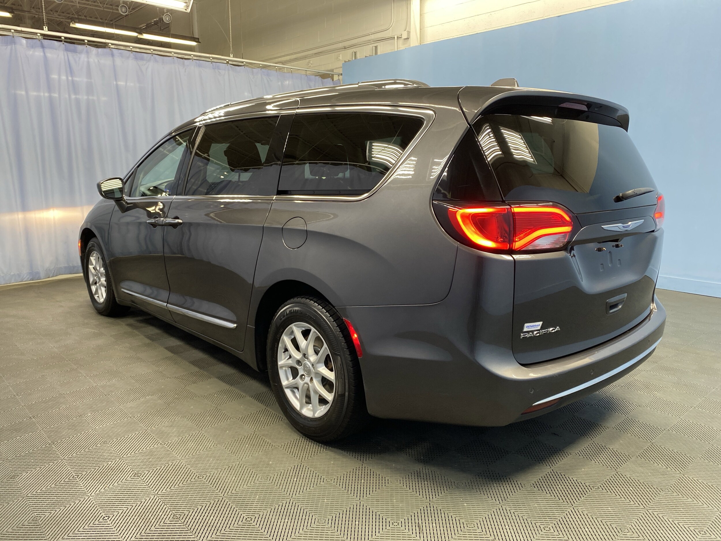 2020 Chrysler Pacifica Touring L photo 4