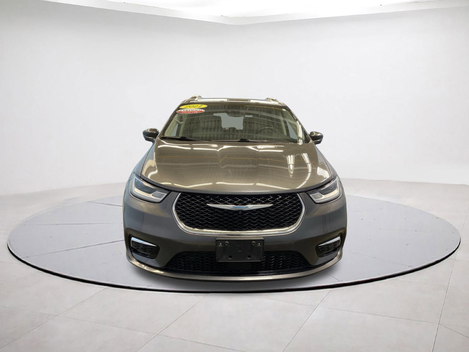 2021 Chrysler Pacifica Hybrid Touring L photo 2