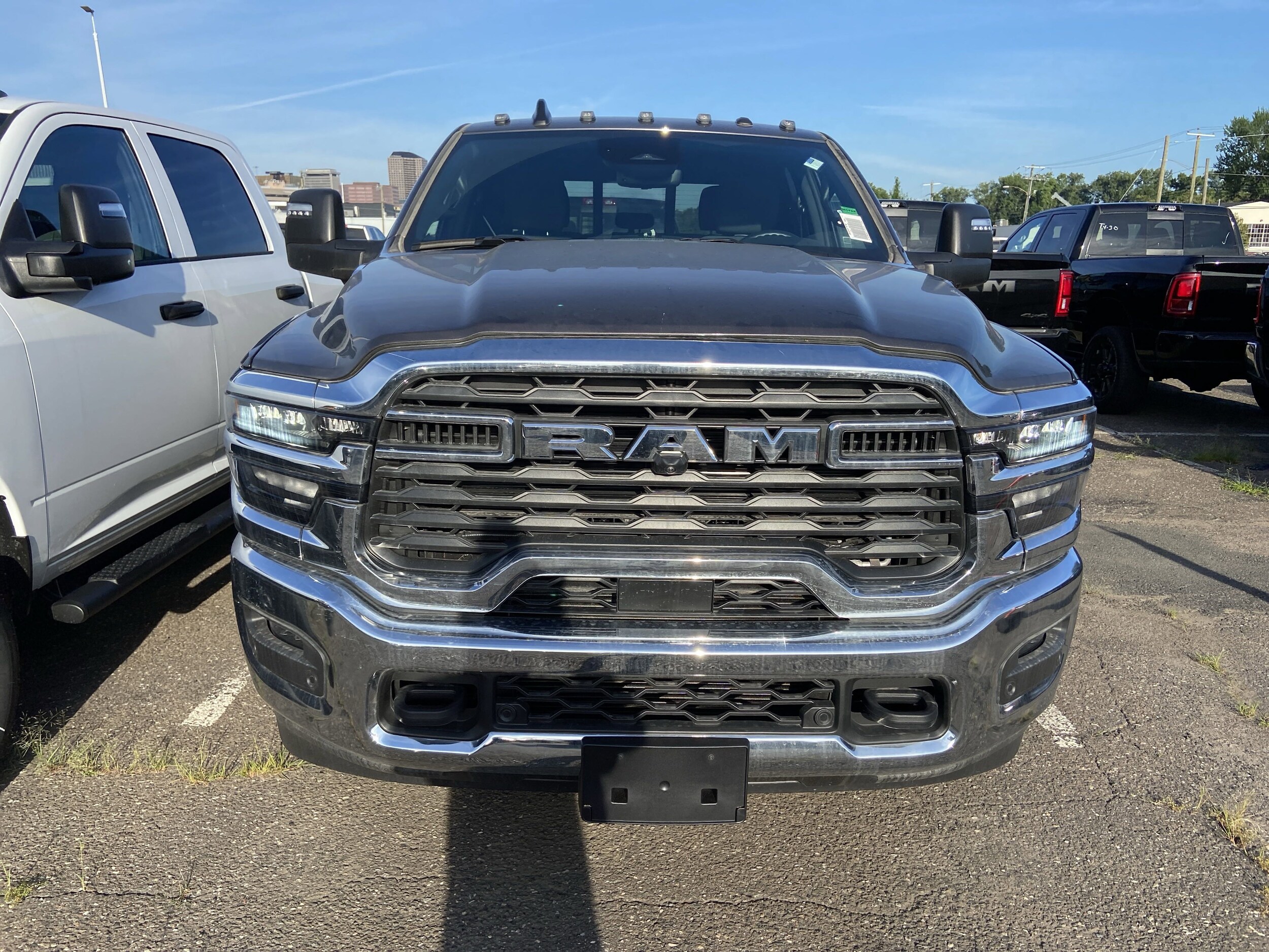2025 Ram 2500 Tradesman photo 2