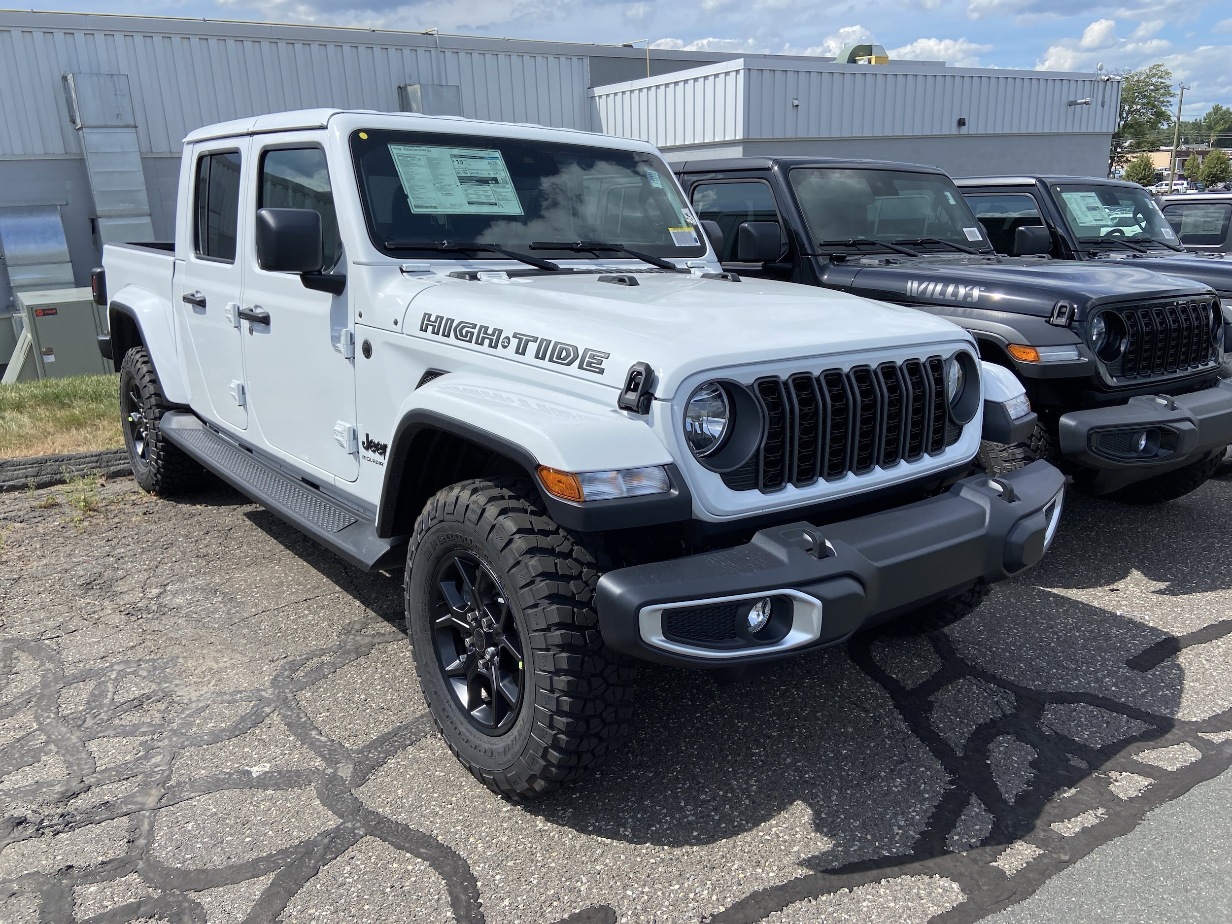 2025 Jeep Gladiator Pickup 