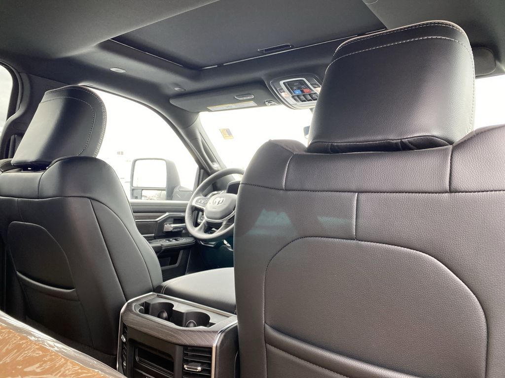 2026 RAM 2500 Laramie - Photo 6
