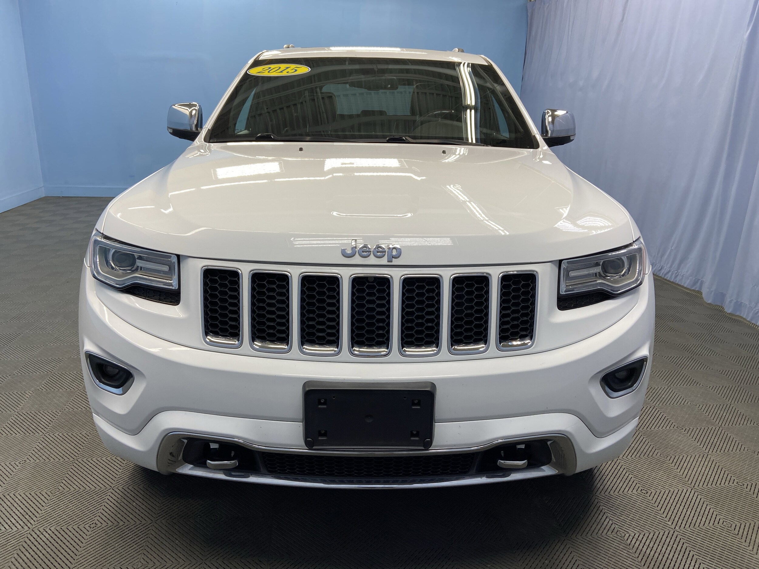 2015 Jeep Grand Cherokee Overland photo 2