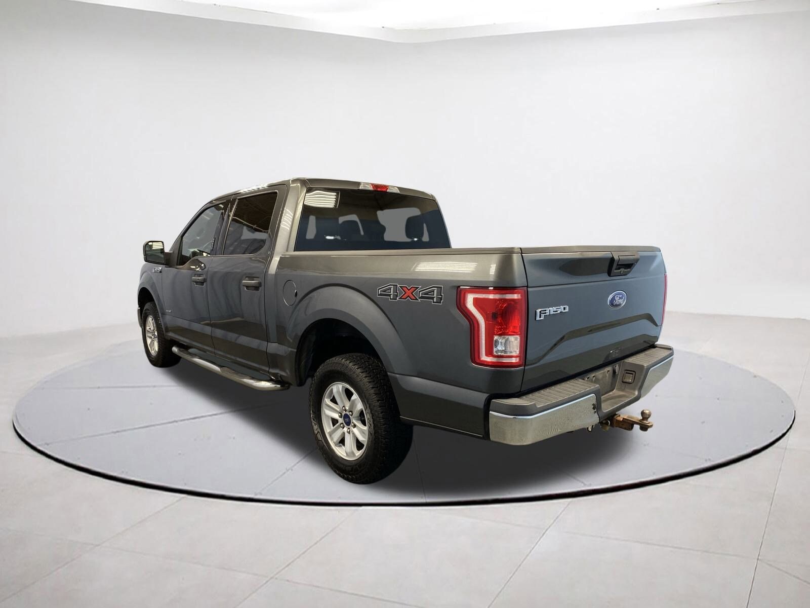 2016 Ford F-150 XLT photo 4