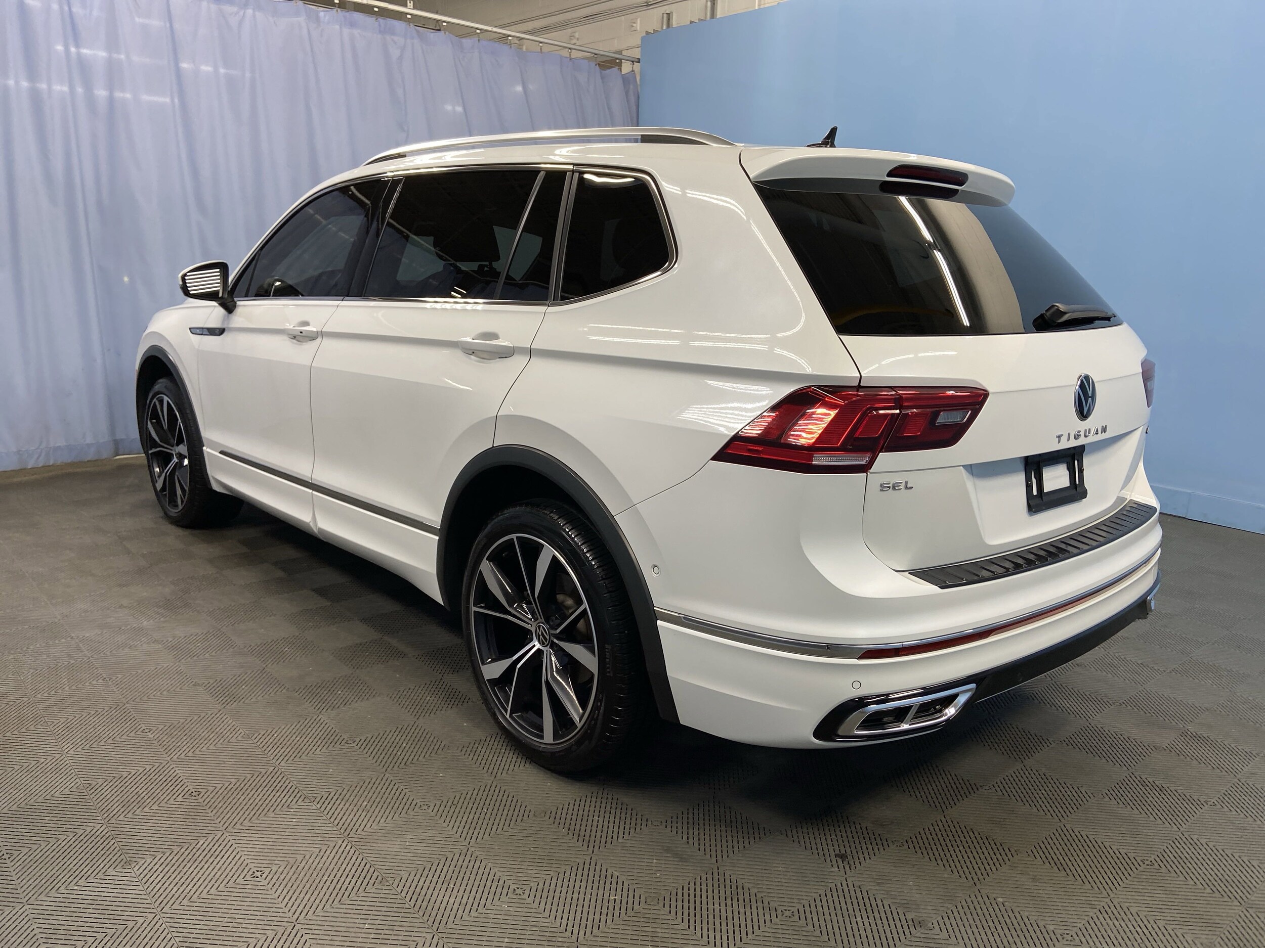 2022 Volkswagen Tiguan SEL Premium R-Line photo 4