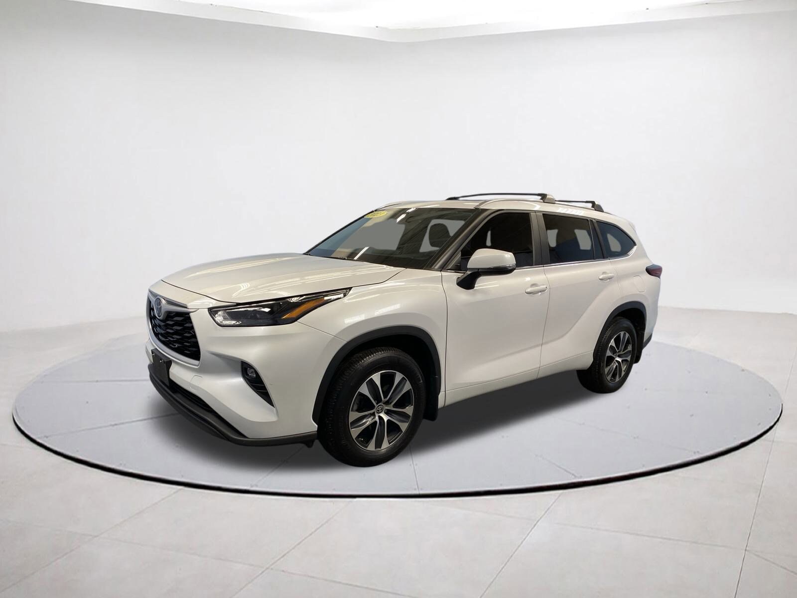 2023 Toyota Highlander XLE photo 3