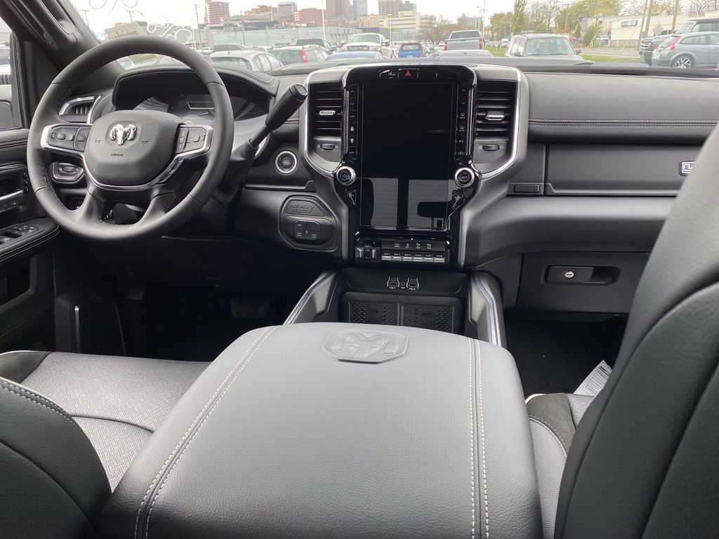 2026 RAM 2500 Laramie - Photo 8