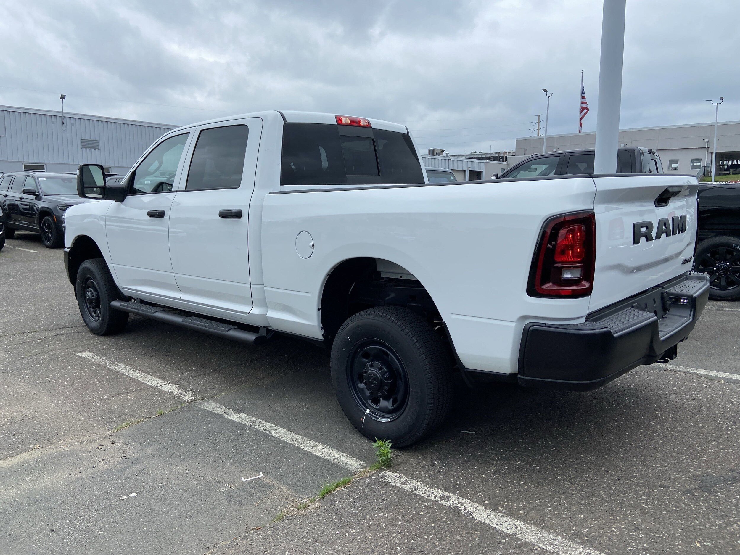 2025 Ram 2500 Tradesman photo 4