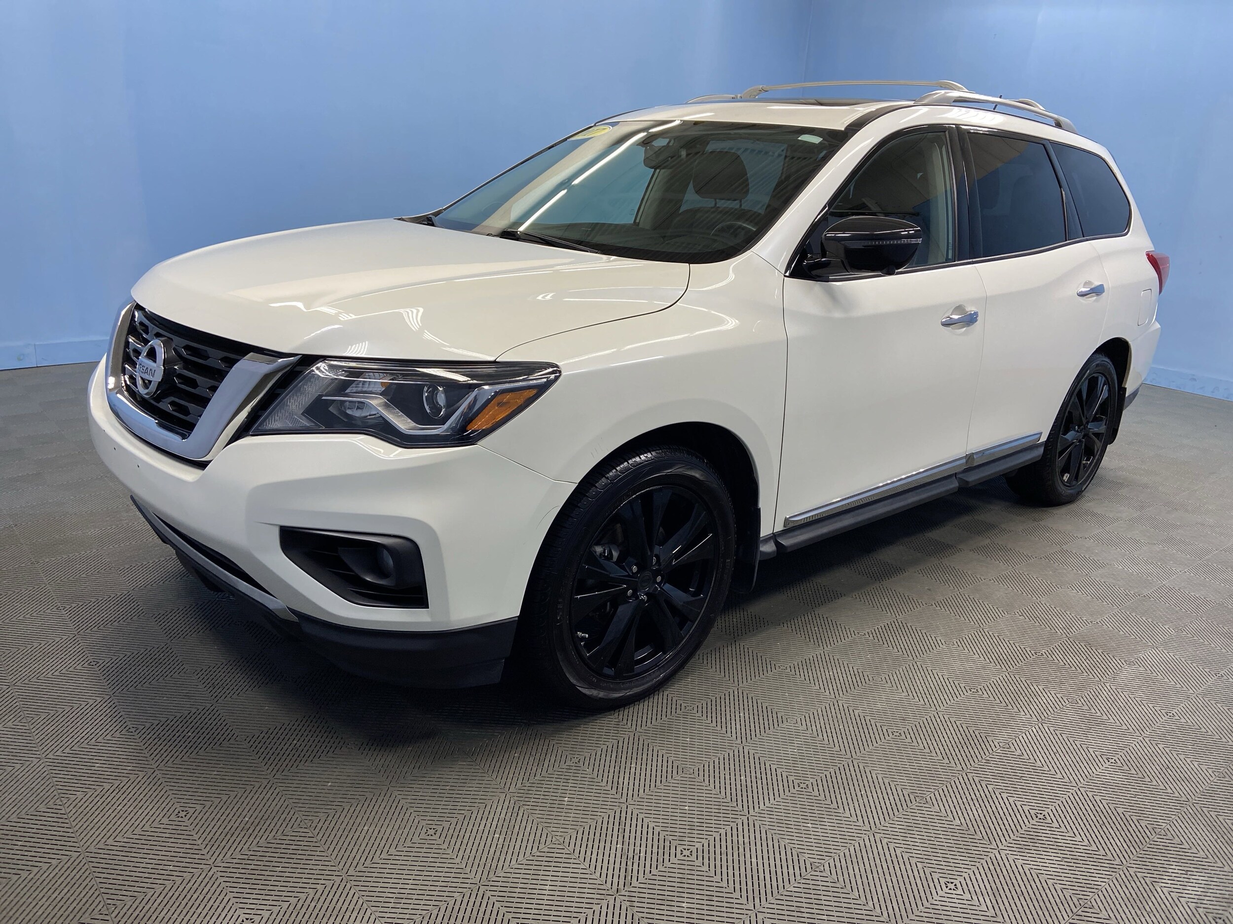 2017 Nissan Pathfinder 4x4 Platinum photo 3