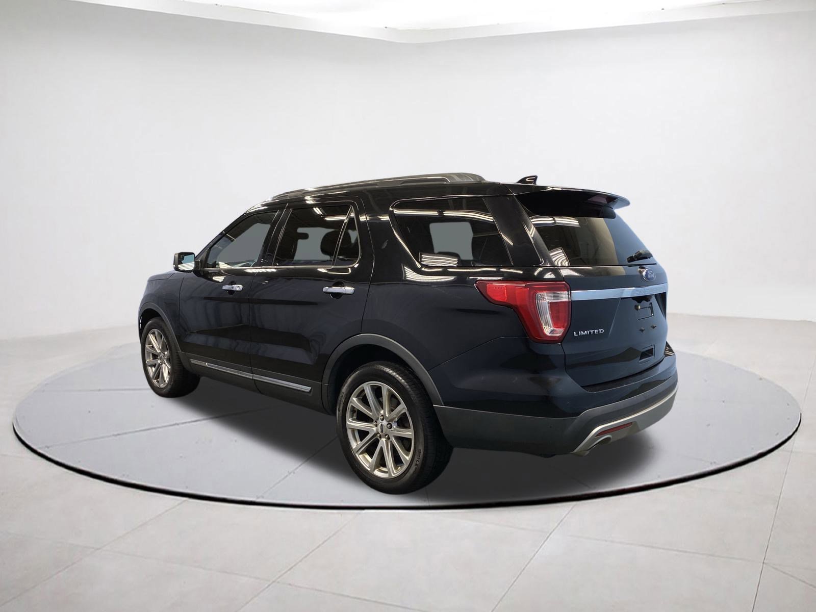 2017 Ford Explorer Limited photo 4