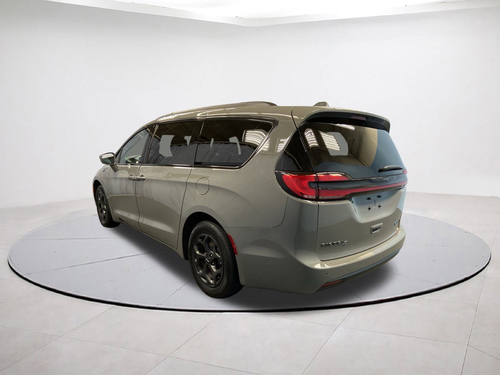 2022 Chrysler Pacifica Hybrid Limited photo 4