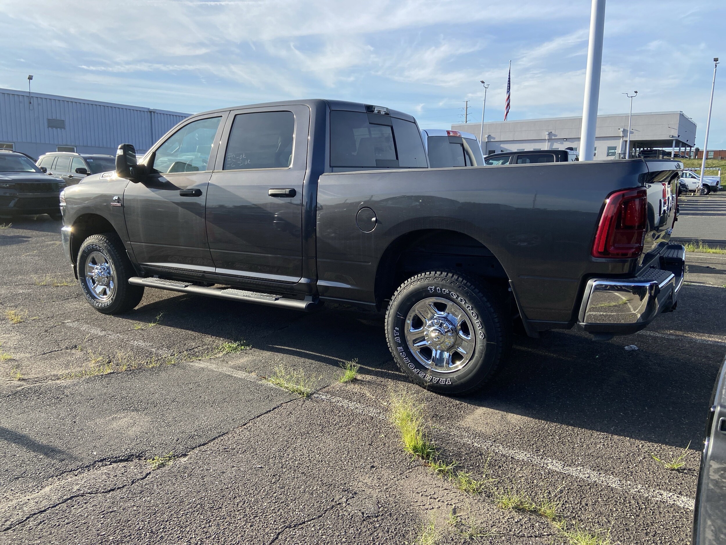 2025 Ram 2500 Tradesman photo 4