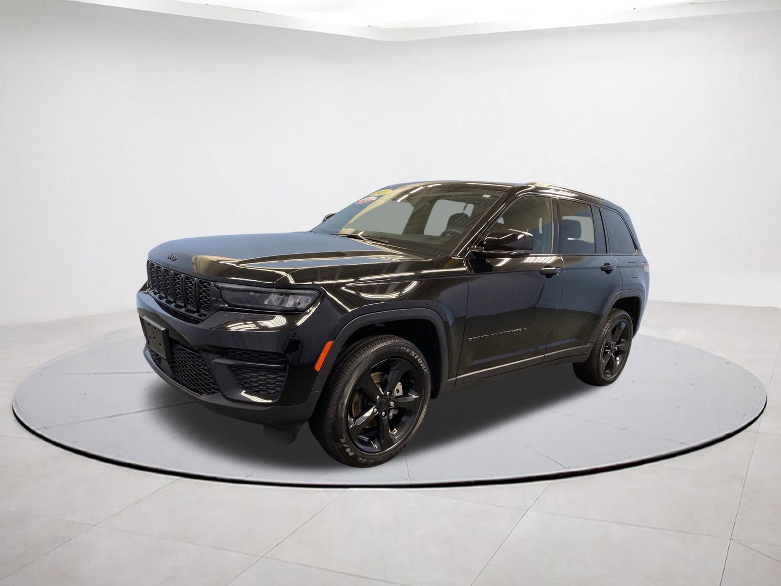 2023 Jeep Grand Cherokee Altitude photo 3