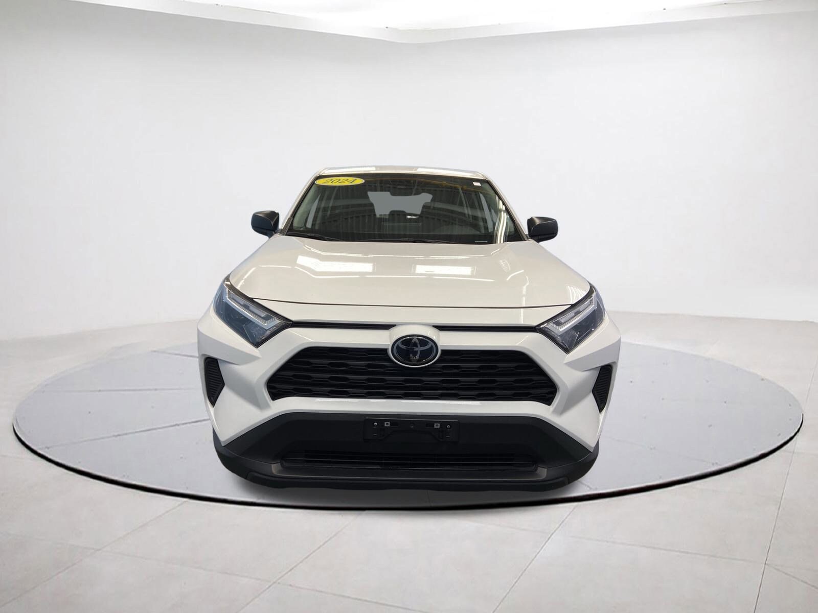 2024 Toyota RAV4 LE photo 2
