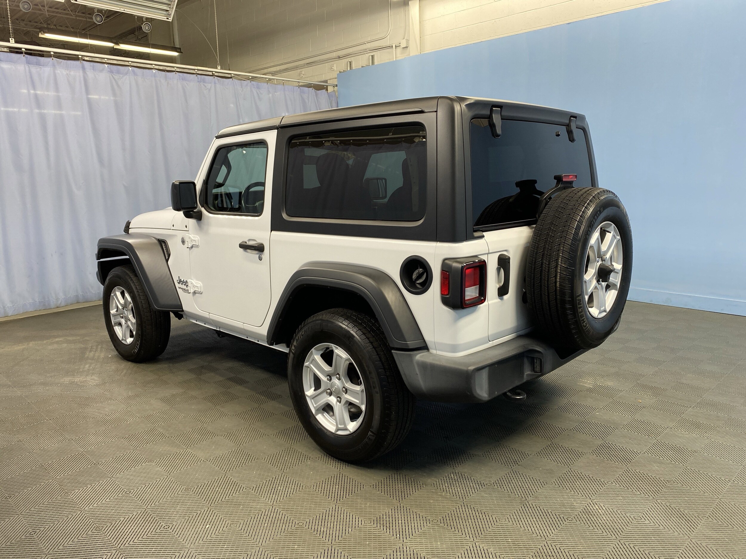 2020 Jeep Wrangler Sport S photo 3