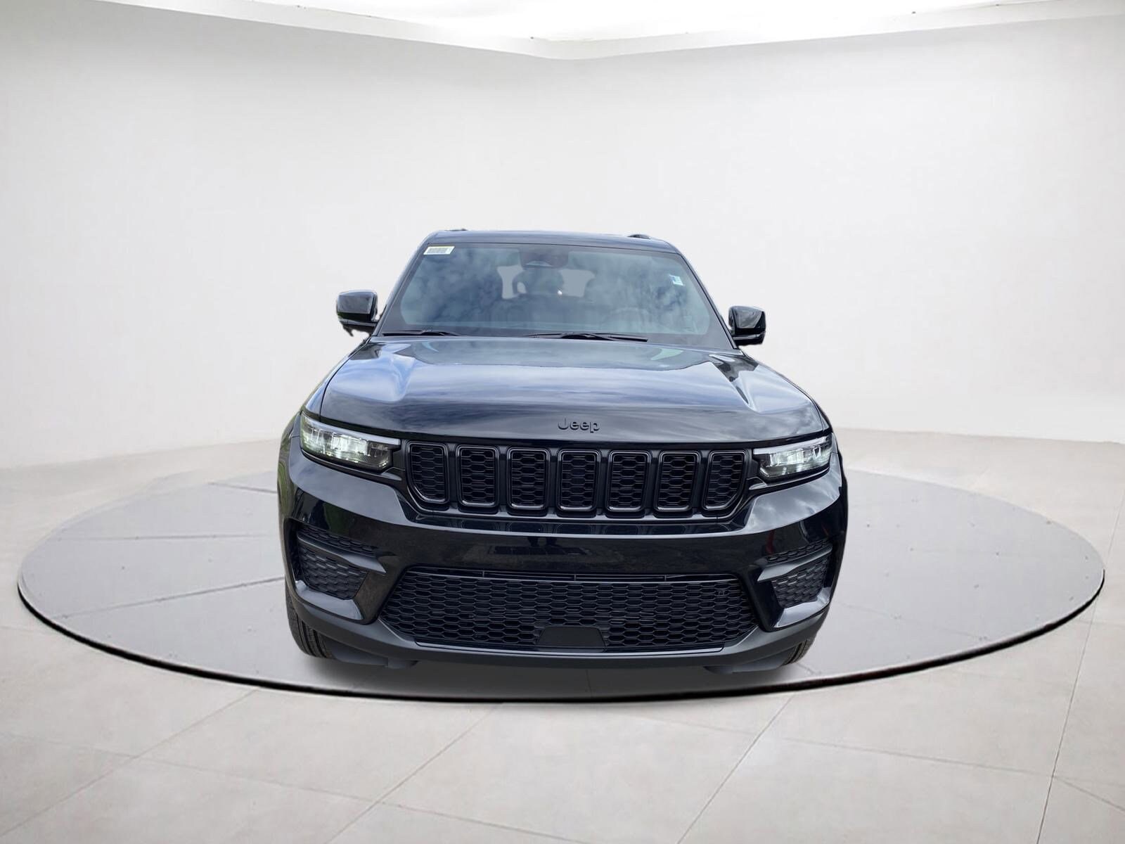 2025 Jeep Grand Cherokee Altitude photo 2