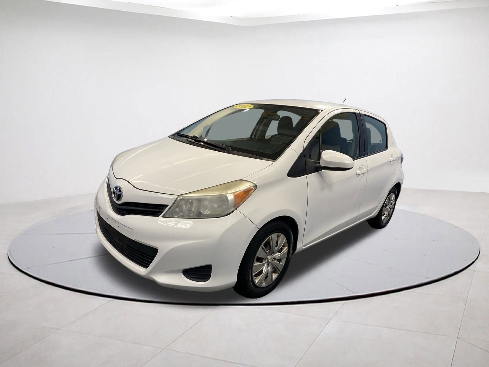 2012 Toyota Yaris photo 3