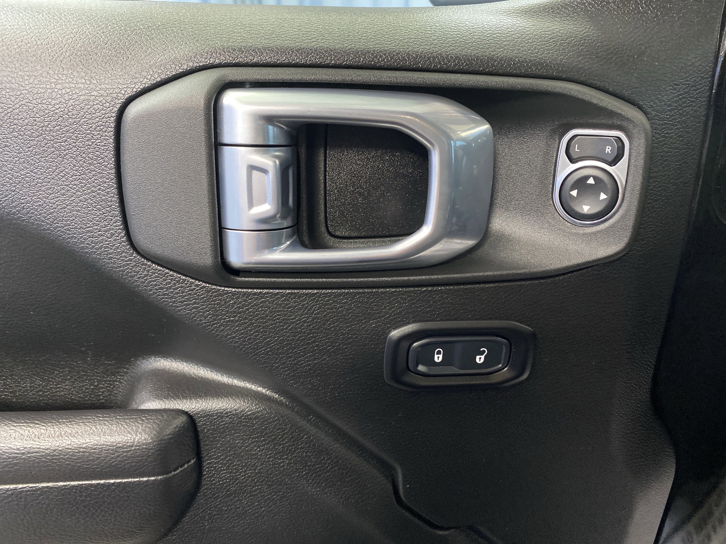 2022 Jeep Wrangler Unlimited Rubicon 4XE - Photo 12